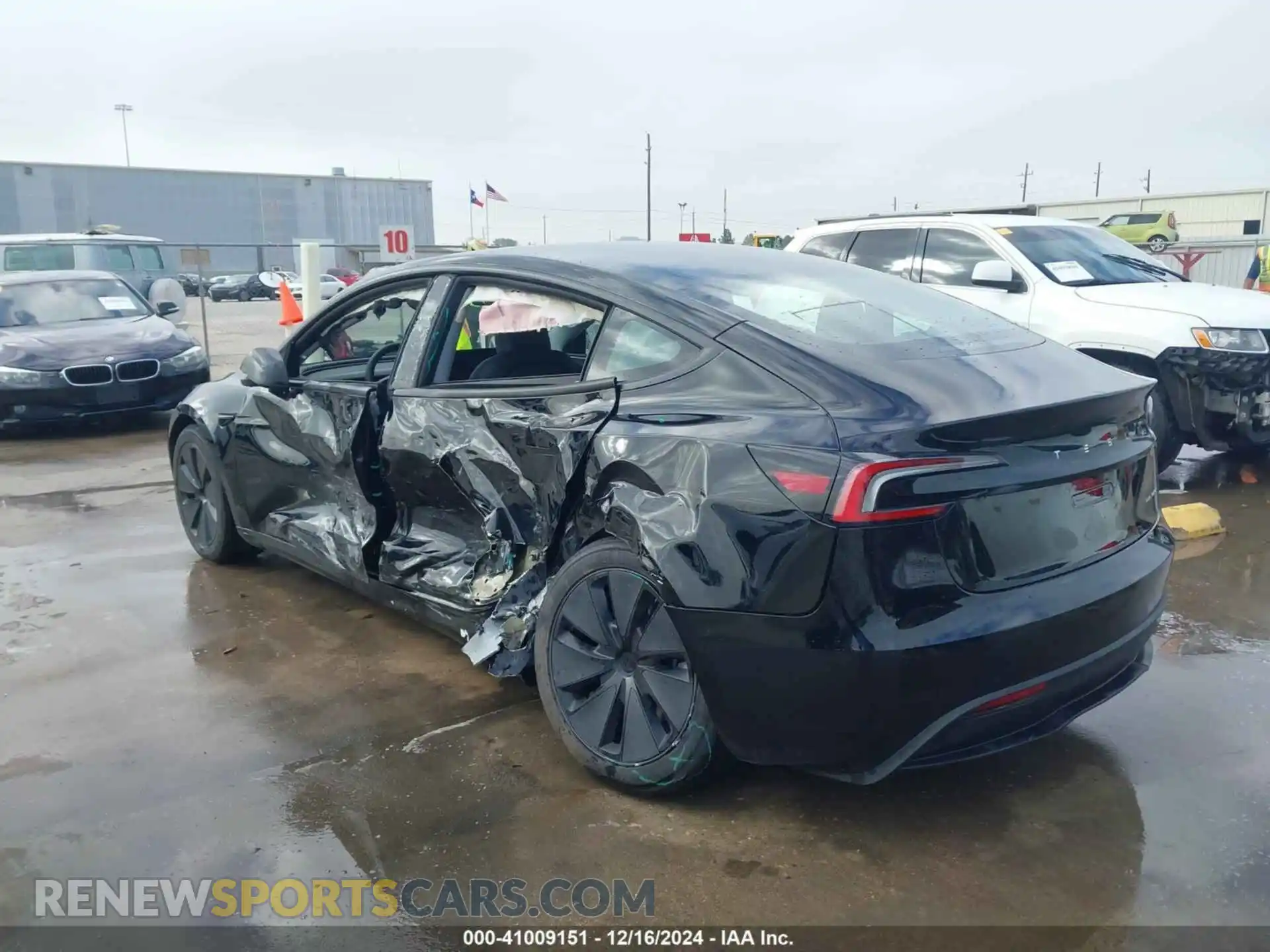 3 Photograph of a damaged car 5YJ3E1EB9SF879372 TESLA MODEL 3 2025