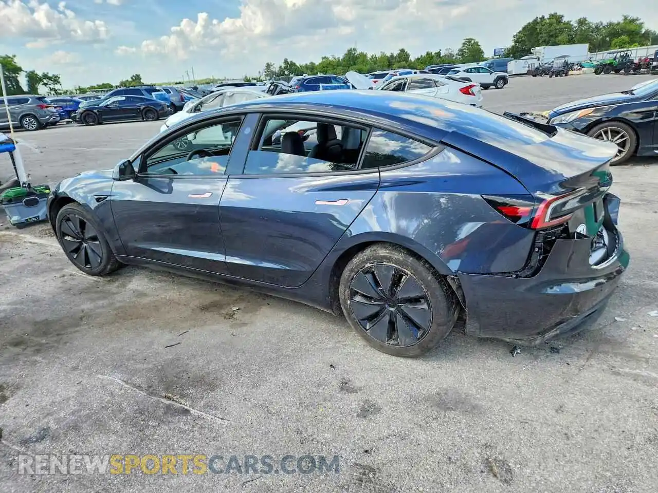 2 Фотография поврежденного автомобиля 5YJ3E1EBXSF884130 TESLA MODEL 3 2025