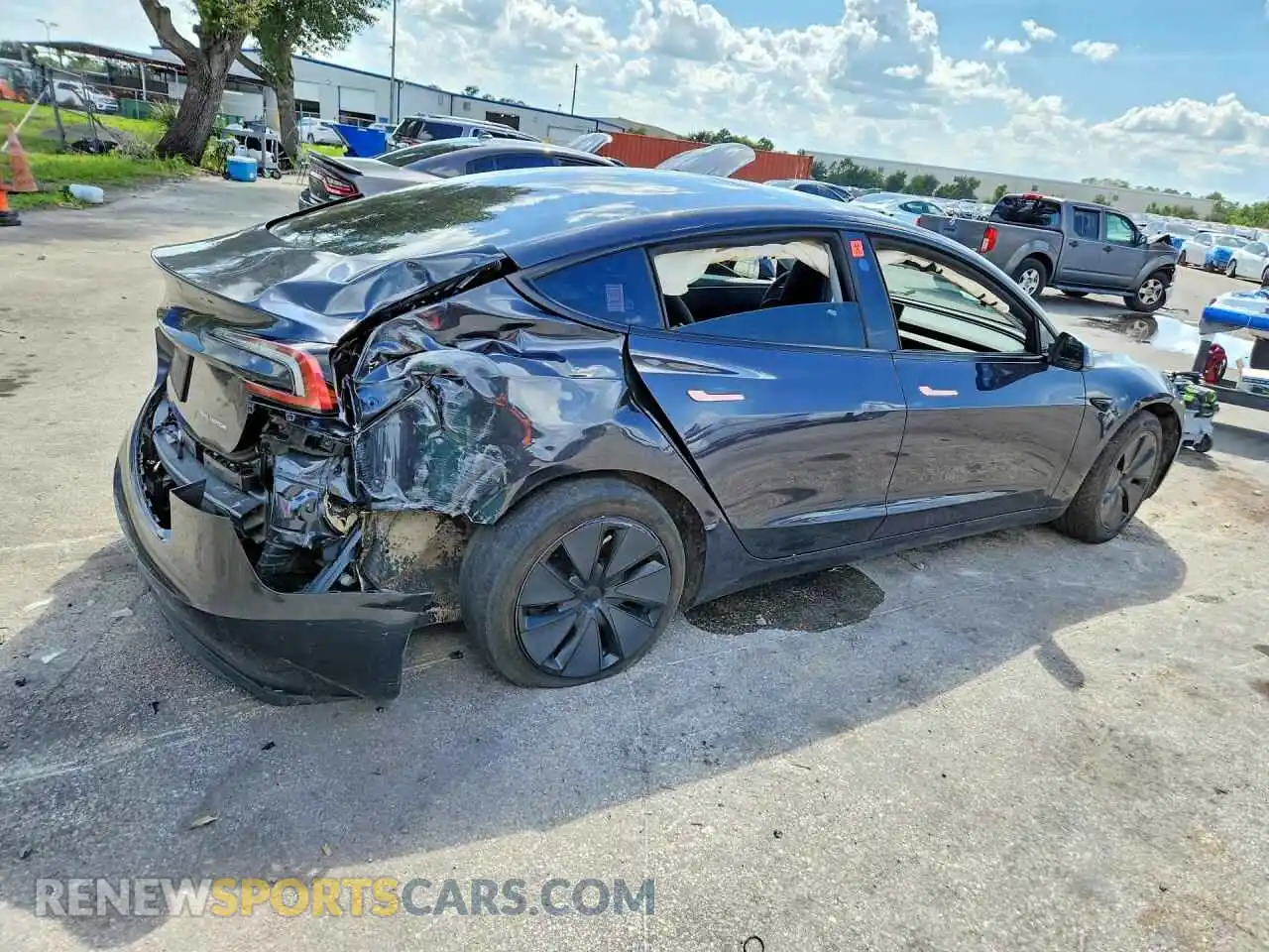3 Фотография поврежденного автомобиля 5YJ3E1EBXSF884130 TESLA MODEL 3 2025