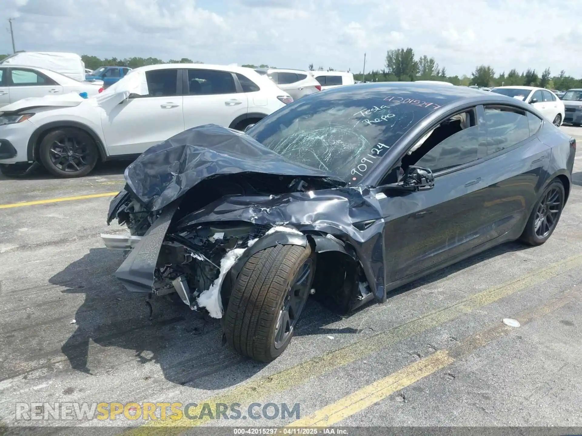 2 Photograph of a damaged car 5YJ3E1EBXSF909124 TESLA MODEL 3 2025