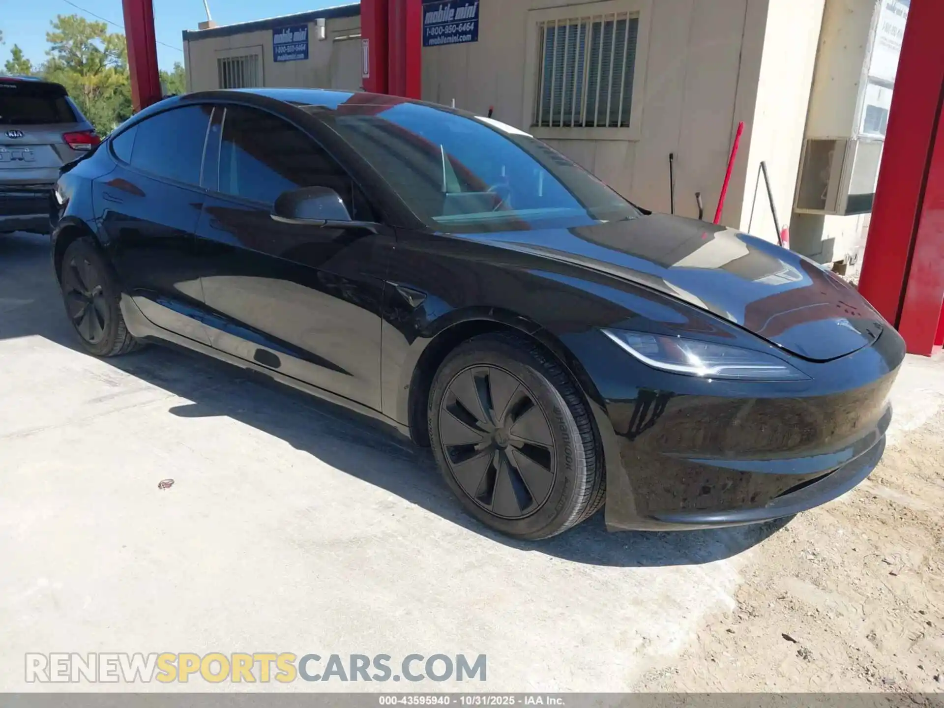 1 Фотография поврежденного автомобиля 5YJ3E1EBXSF940258 TESLA MODEL 3 2025