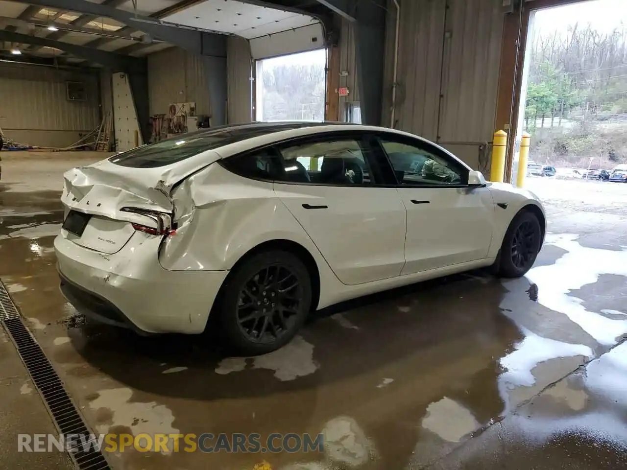 3 Photograph of a damaged car 5YJ3E1EBXSF942561 TESLA MODEL 3 2025