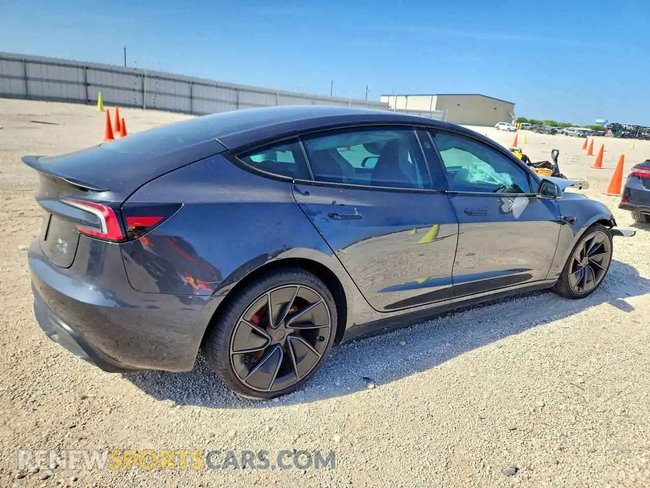 3 Фотография поврежденного автомобиля 5YJ3E1ET2SF992931 TESLA MODEL 3 2025