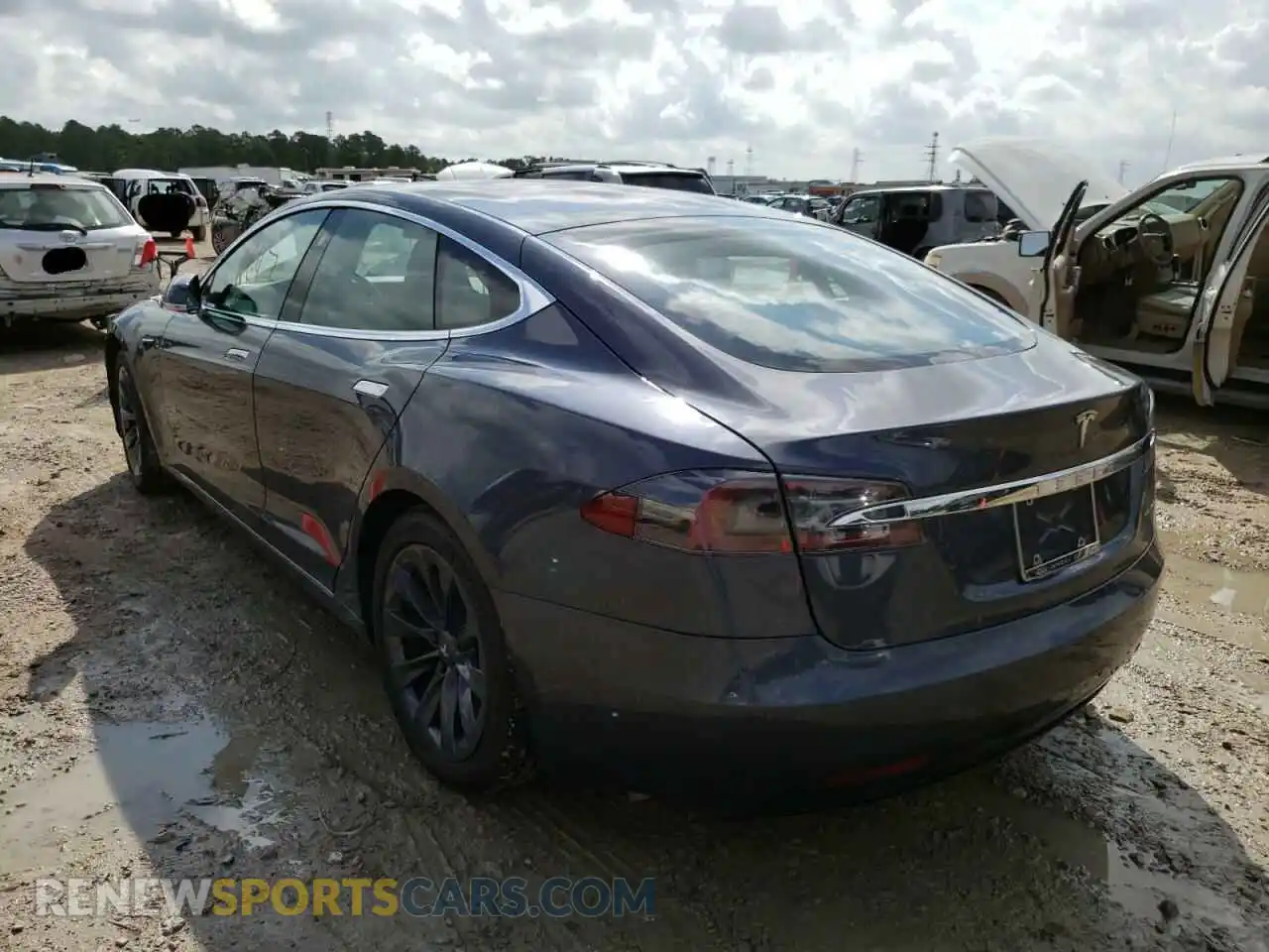 3 fotografías del automóvil dañado 5YJSA1E20KF331820 TESLA MODEL S 2019