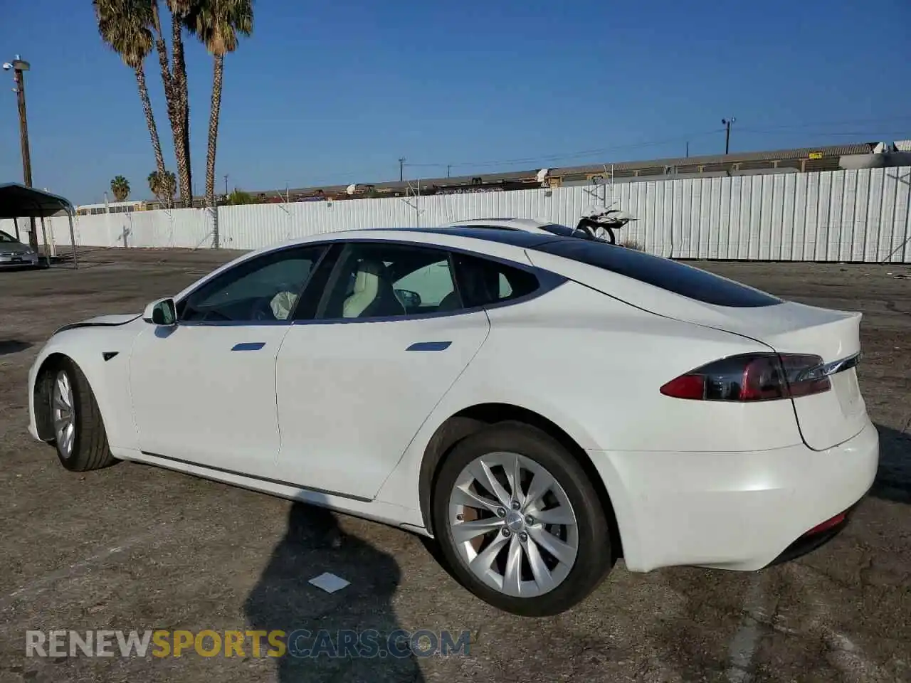 2 Photograph of a damaged car 5YJSA1E20KF348410 TESLA MODEL S 2019