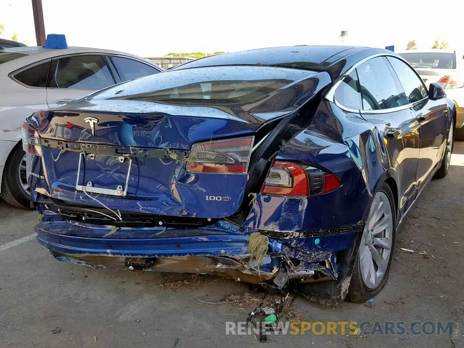 4 Photograph of a damaged car 5YJSA1E21KF306439 TESLA MODEL S 2019