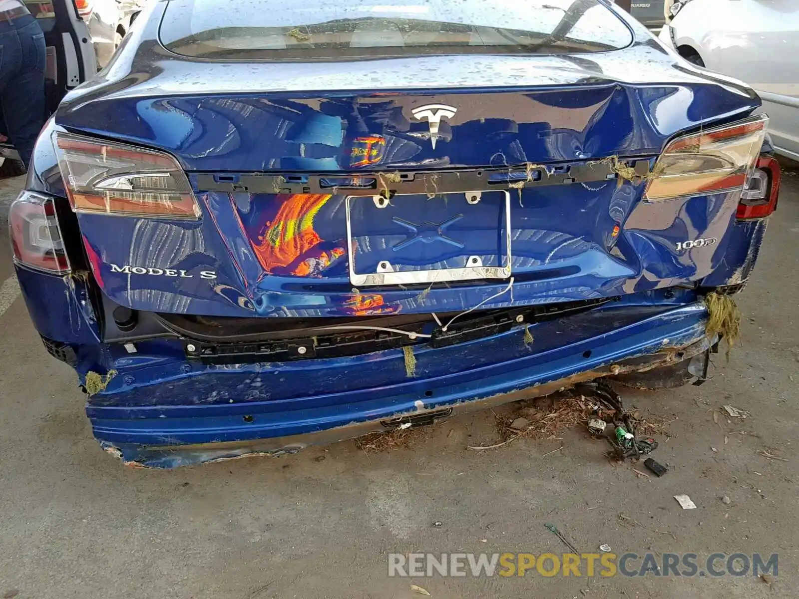 9 Photograph of a damaged car 5YJSA1E21KF306439 TESLA MODEL S 2019