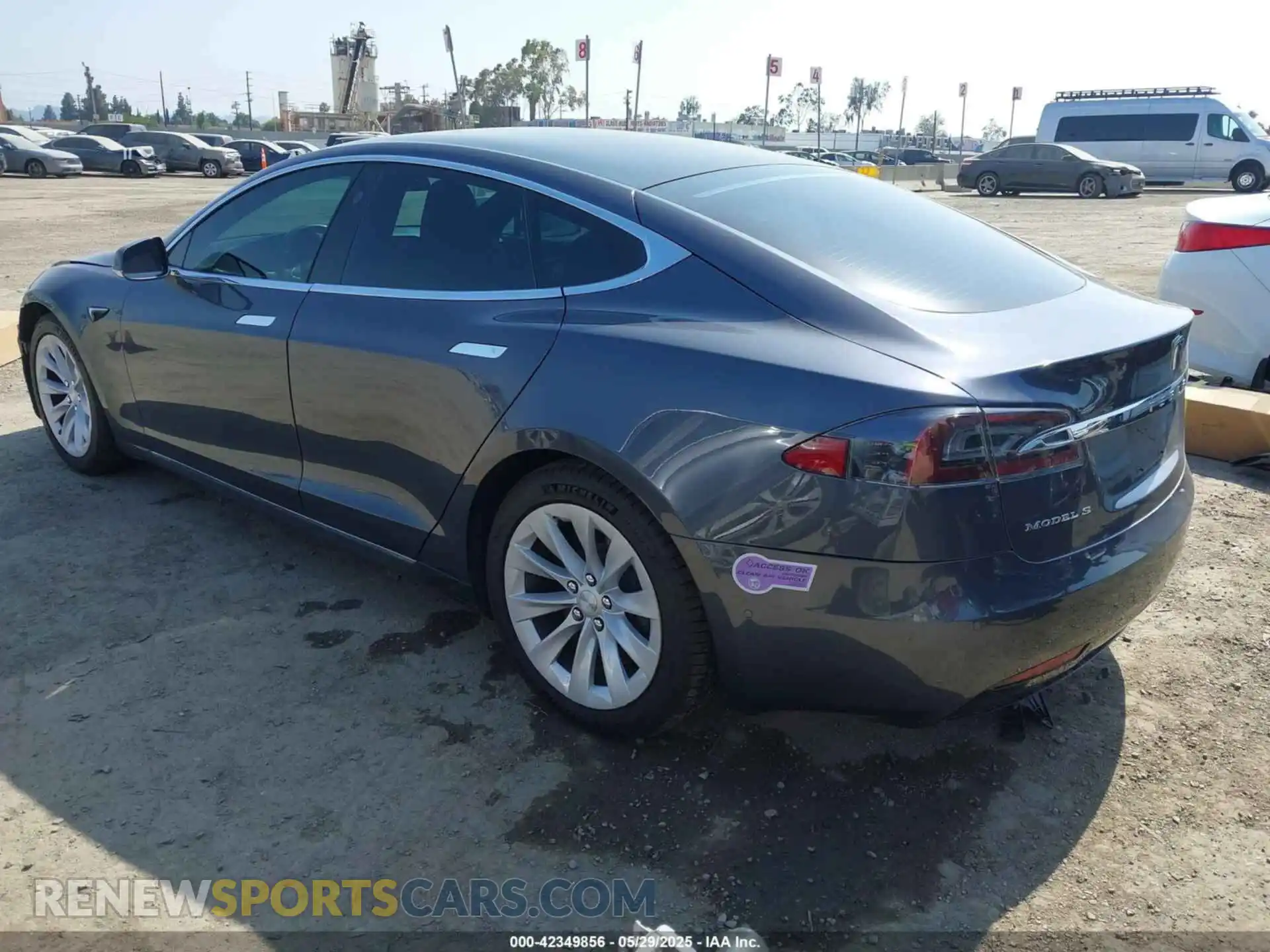 3 Photograph of a damaged car 5YJSA1E25KF304371 TESLA MODEL S 2019