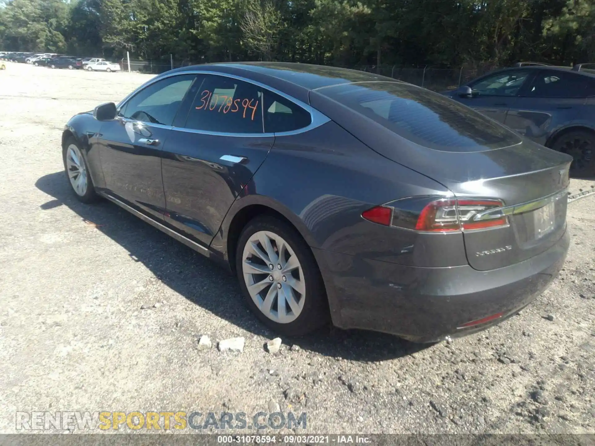 3 fotografías del automóvil dañado 5YJSA1E25KF307075 TESLA MODEL S 2019
