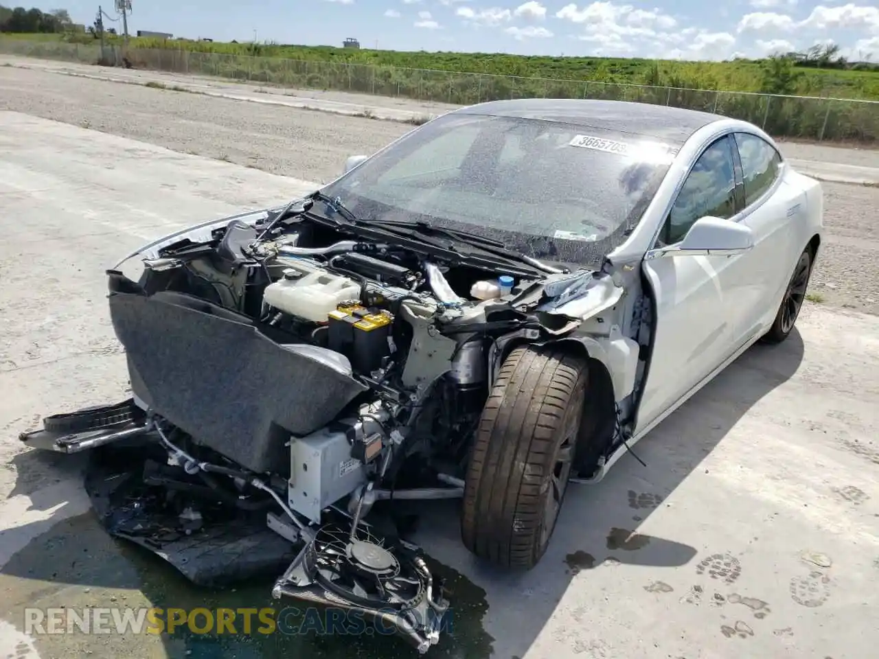2 Photograph of a damaged car 5YJSA1E47KF330634 TESLA MODEL S 2019