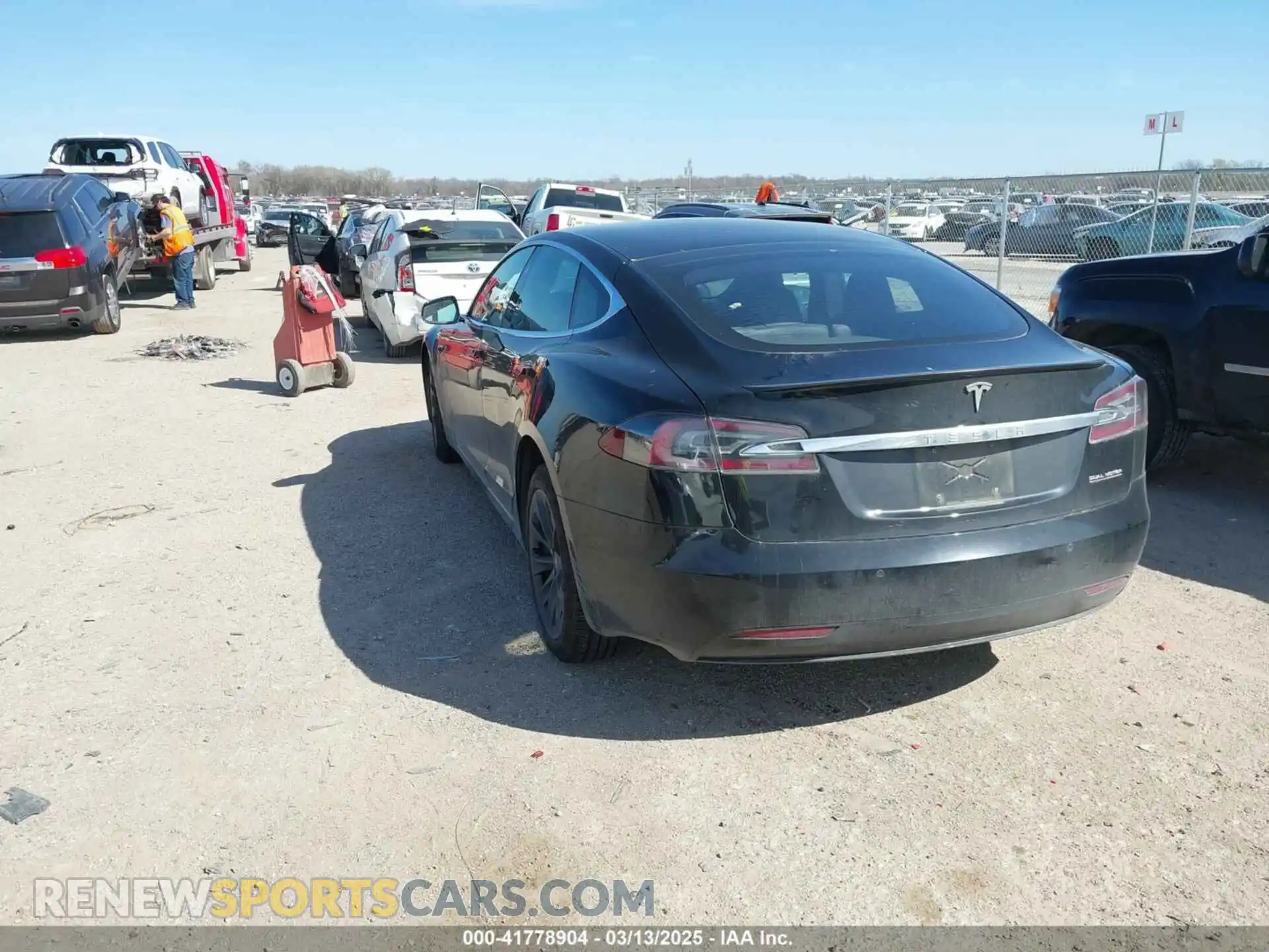 3 Photograph of a damaged car 5YJSA1E49KF338914 TESLA MODEL S 2019