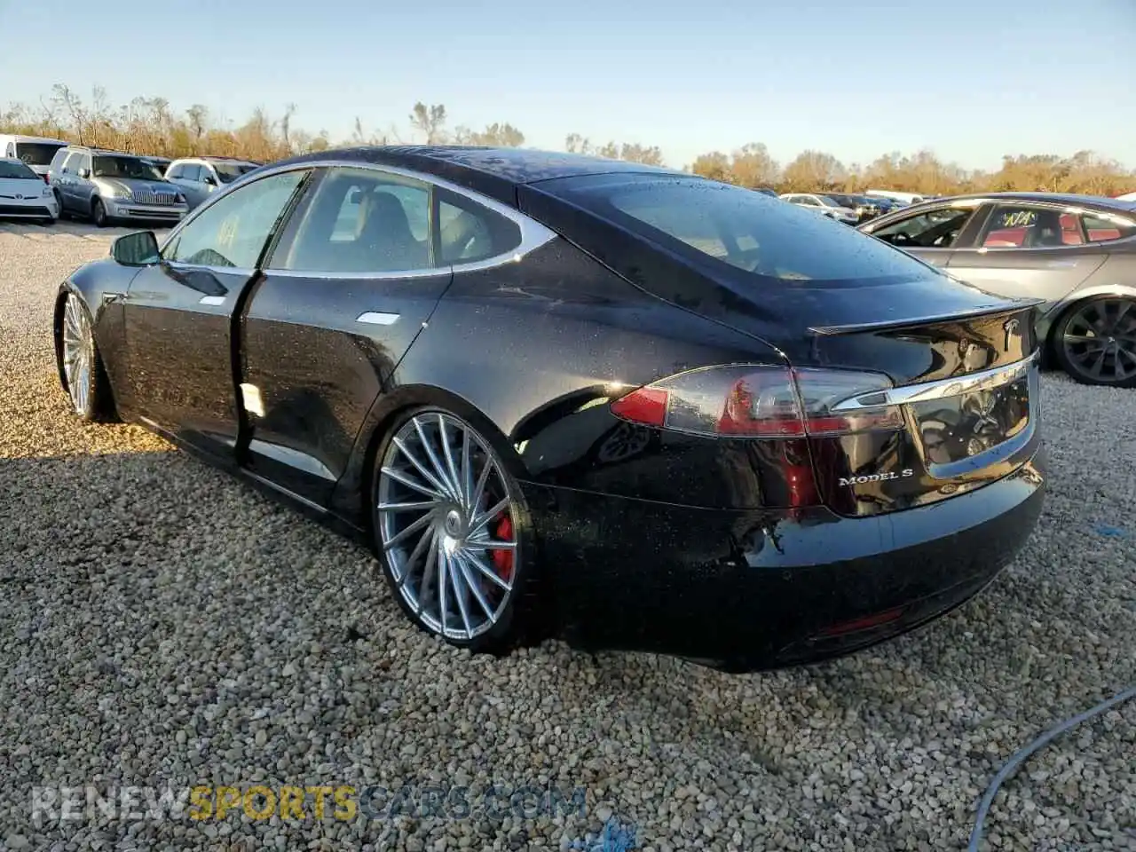 3 fotografías del automóvil dañado 5YJSA1E4XKF308997 TESLA MODEL S 2019