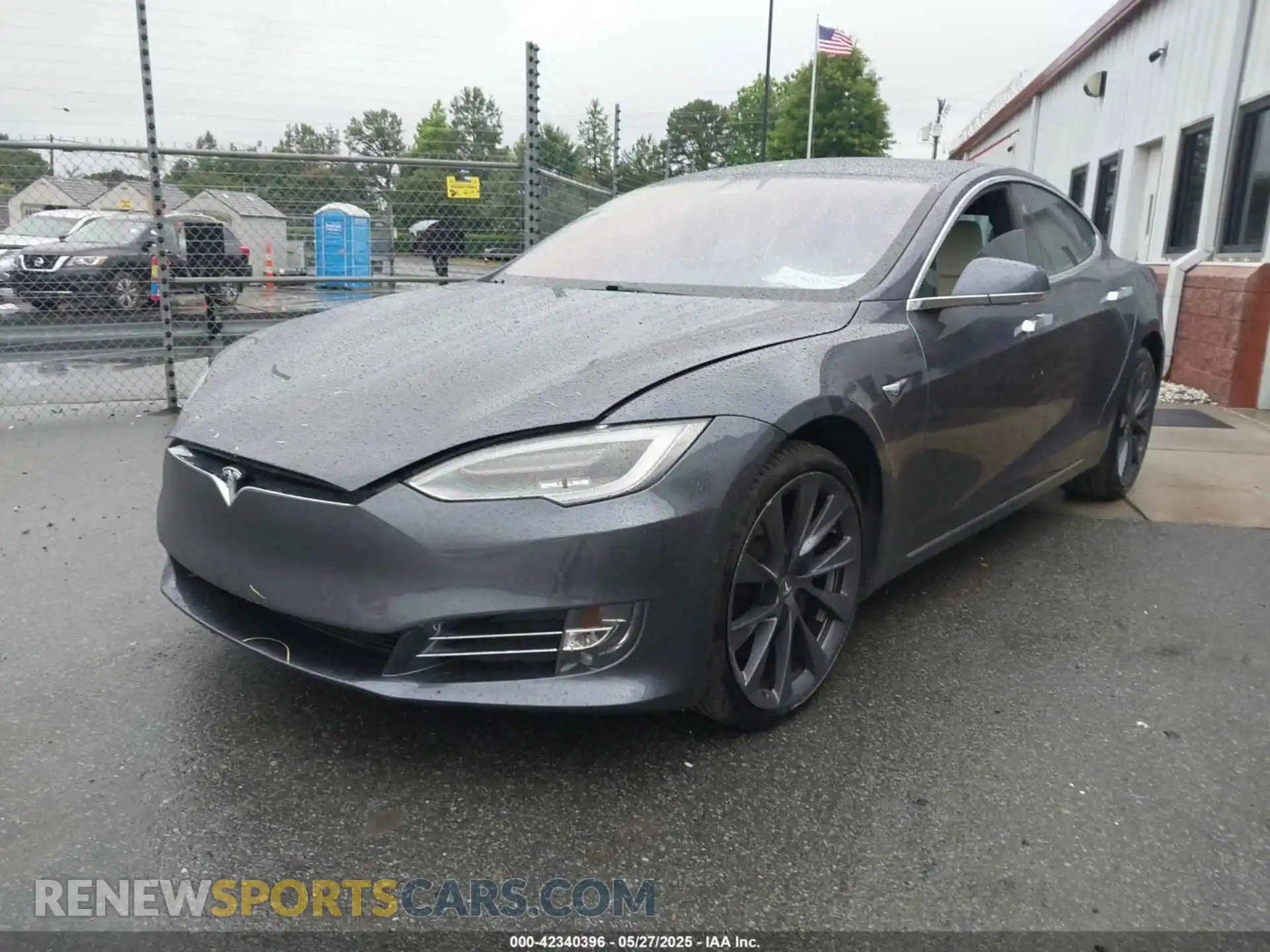 2 Photograph of a damaged car 5YJSA1E20LF356055 TESLA MODEL S 2020
