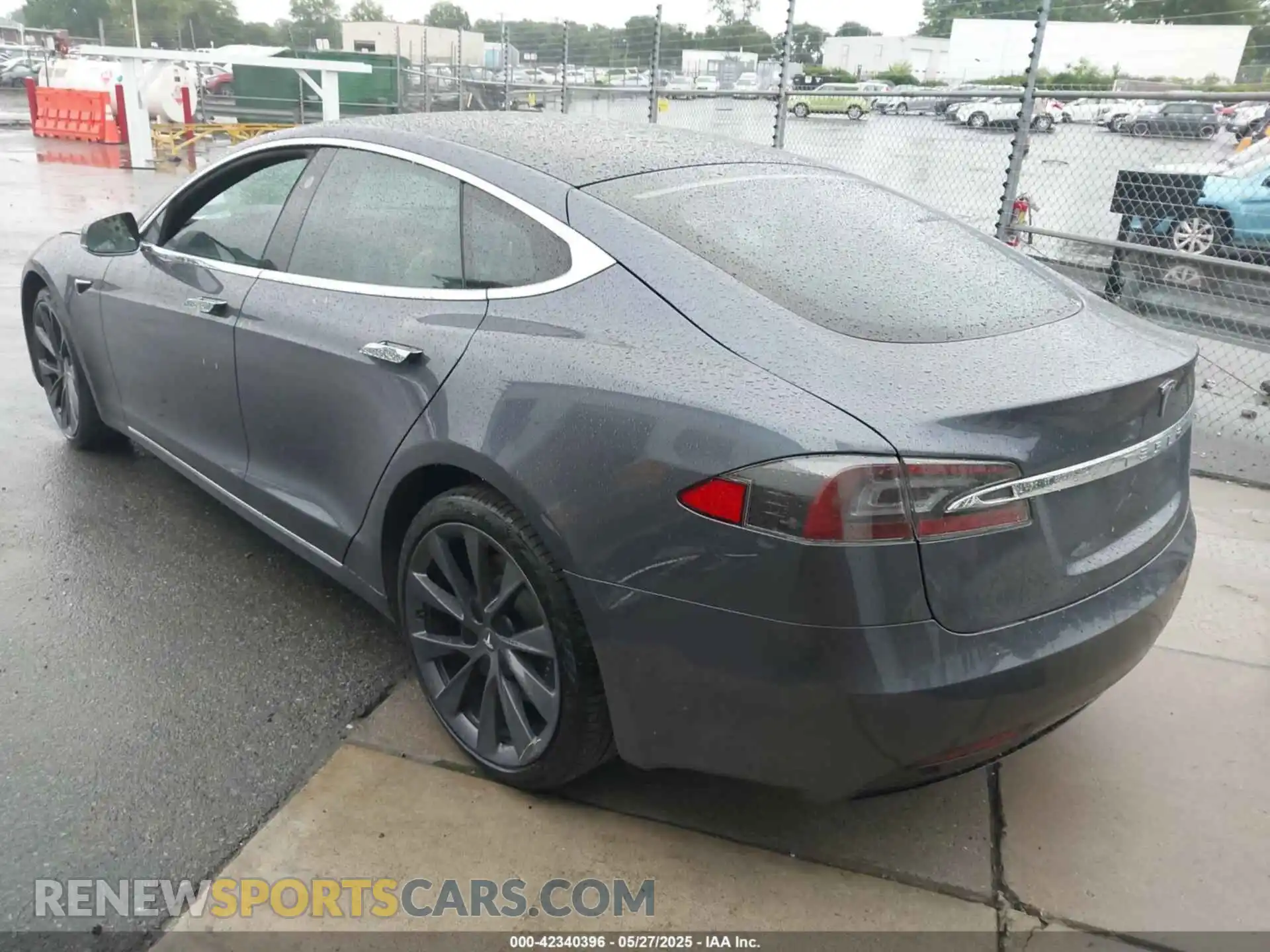 3 Photograph of a damaged car 5YJSA1E20LF356055 TESLA MODEL S 2020