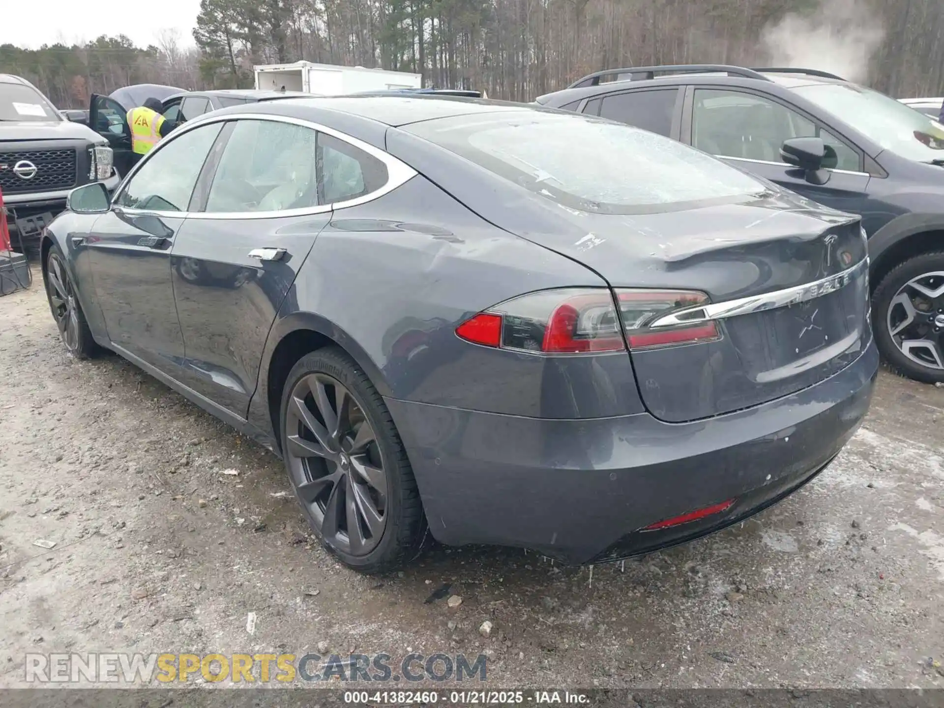 3 Photograph of a damaged car 5YJSA1E21LF363256 TESLA MODEL S 2020