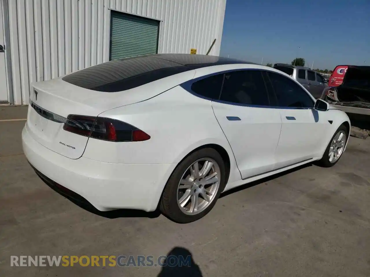 3 Photograph of a damaged car 5YJSA1E21LF399853 TESLA MODEL S 2020