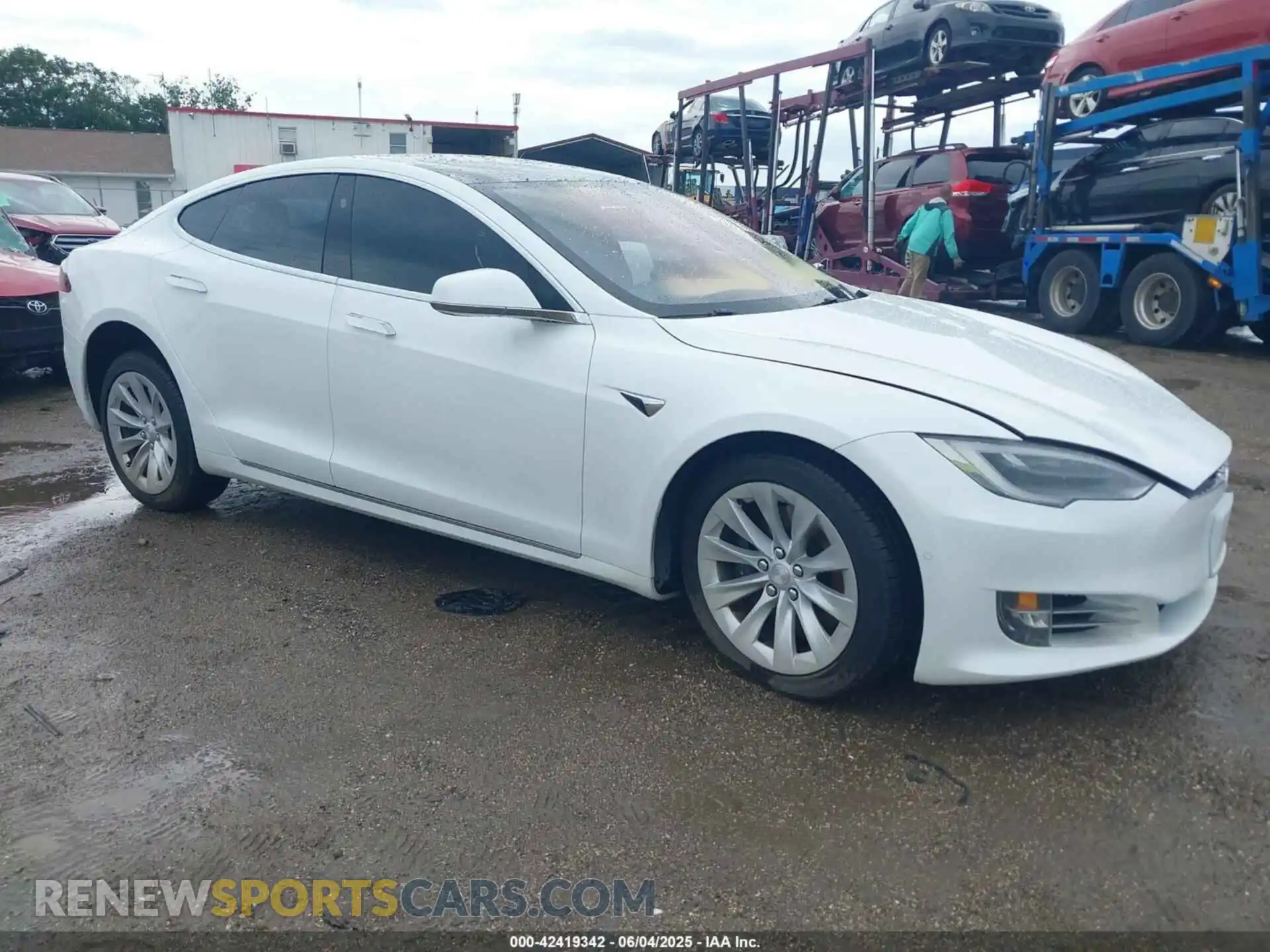 1 Фотография поврежденного автомобиля 5YJSA1E22LF353562 TESLA MODEL S 2020