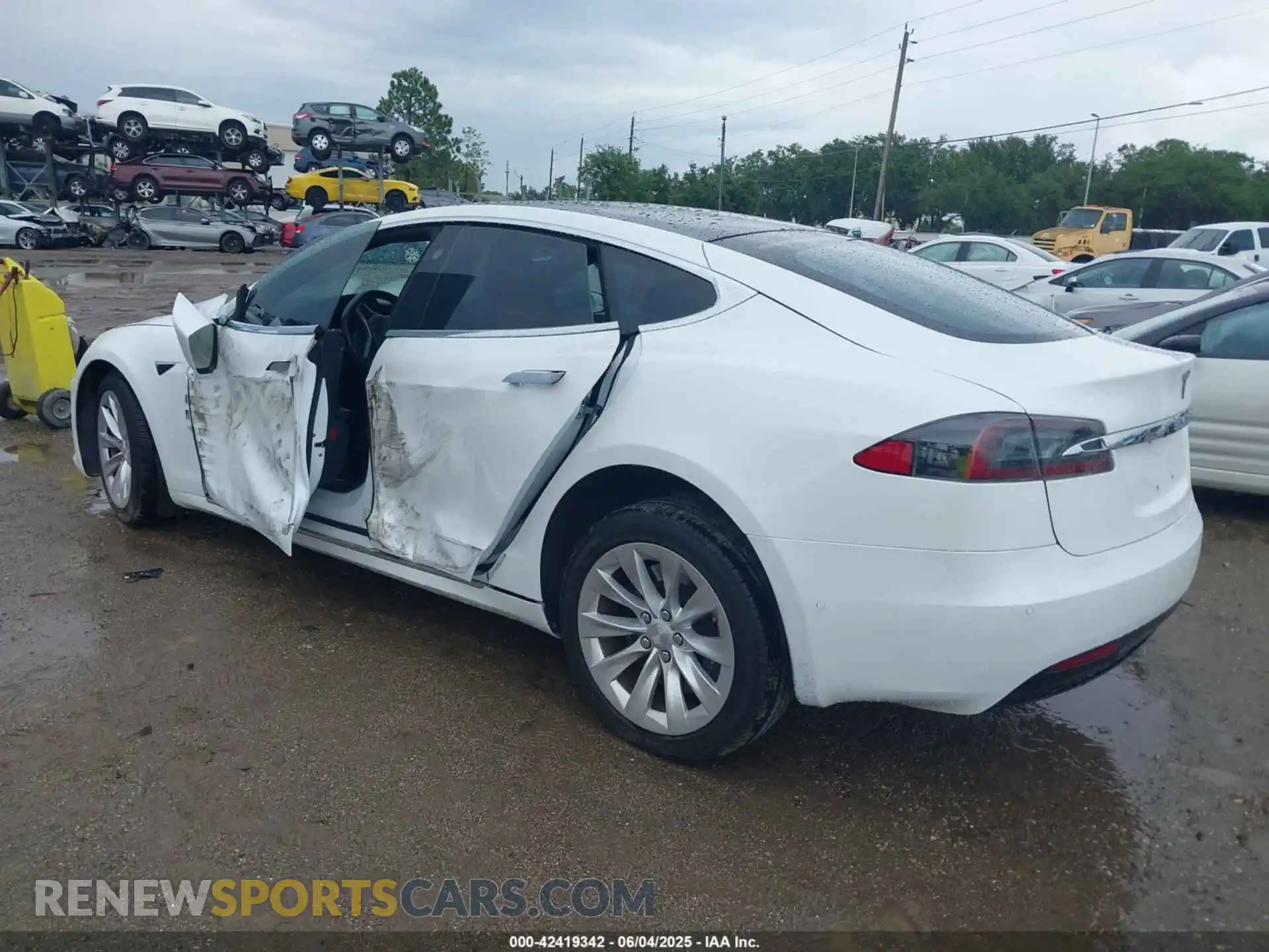 3 Фотография поврежденного автомобиля 5YJSA1E22LF353562 TESLA MODEL S 2020