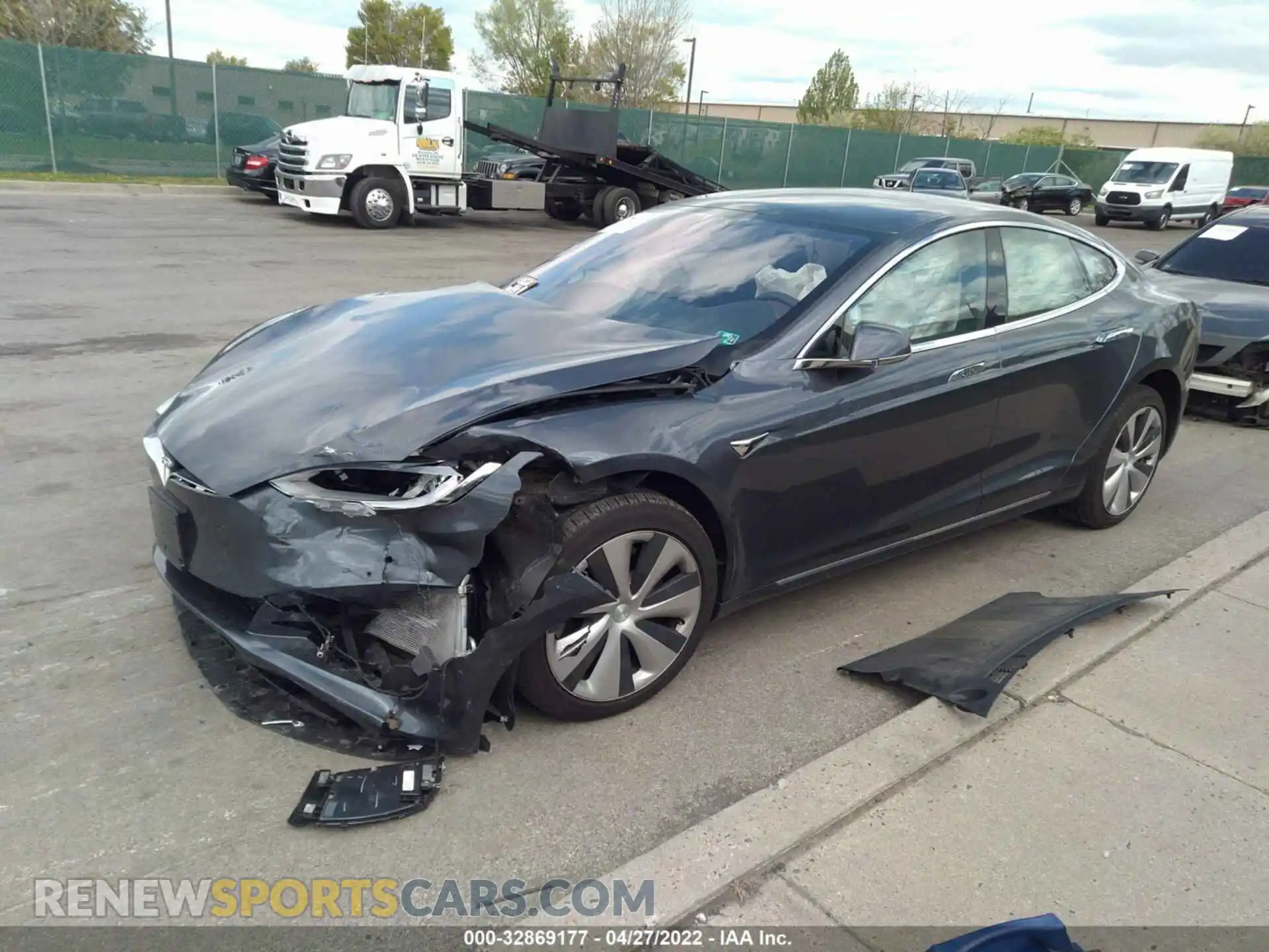 2 Photograph of a damaged car 5YJSA1E22LF379028 TESLA MODEL S 2020
