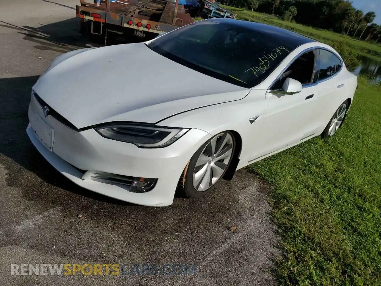 1 fotografías del automóvil dañado 5YJSA1E22LF415008 TESLA MODEL S 2020