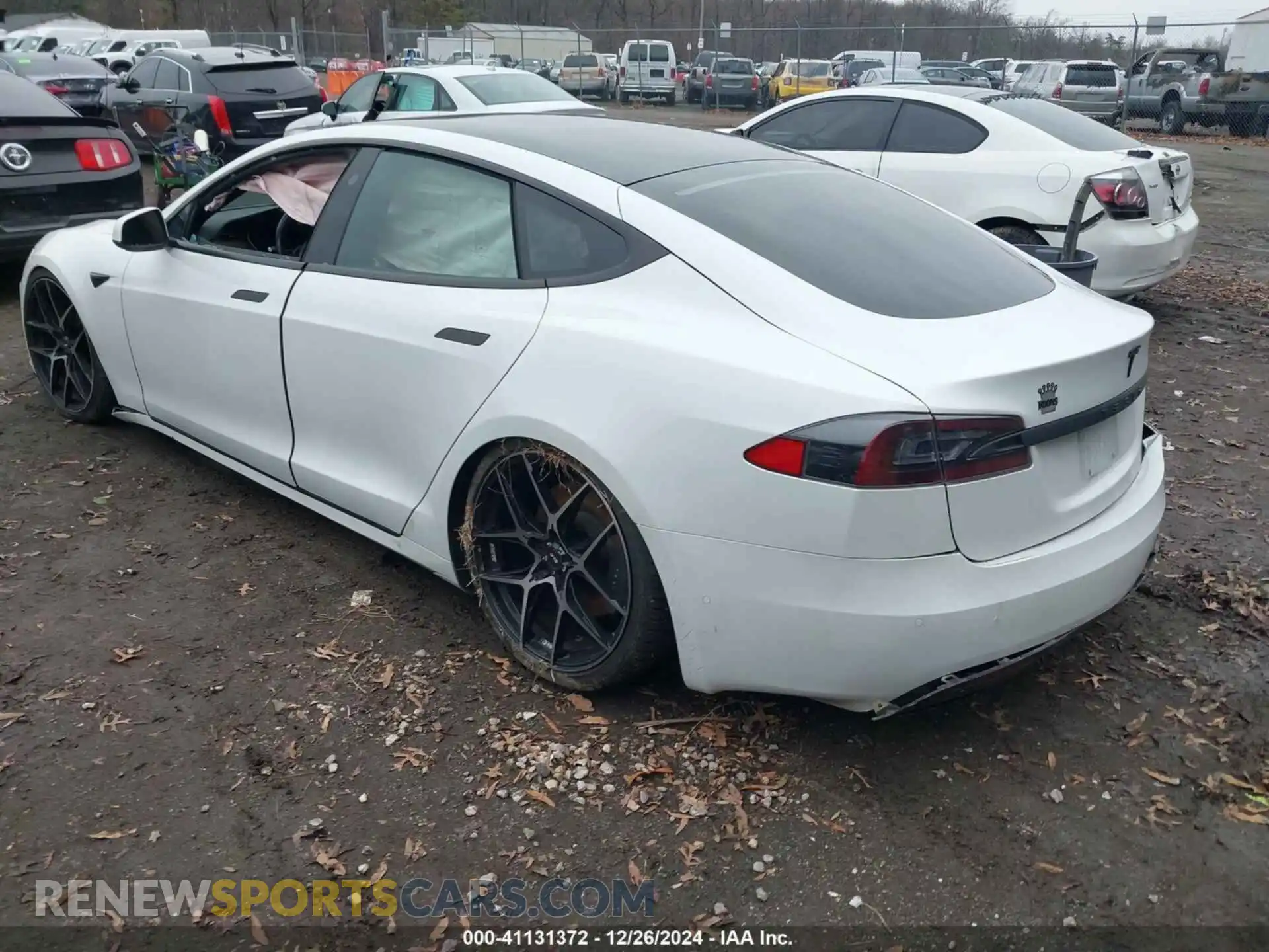 3 Photograph of a damaged car 5YJSA1E23LF389065 TESLA MODEL S 2020