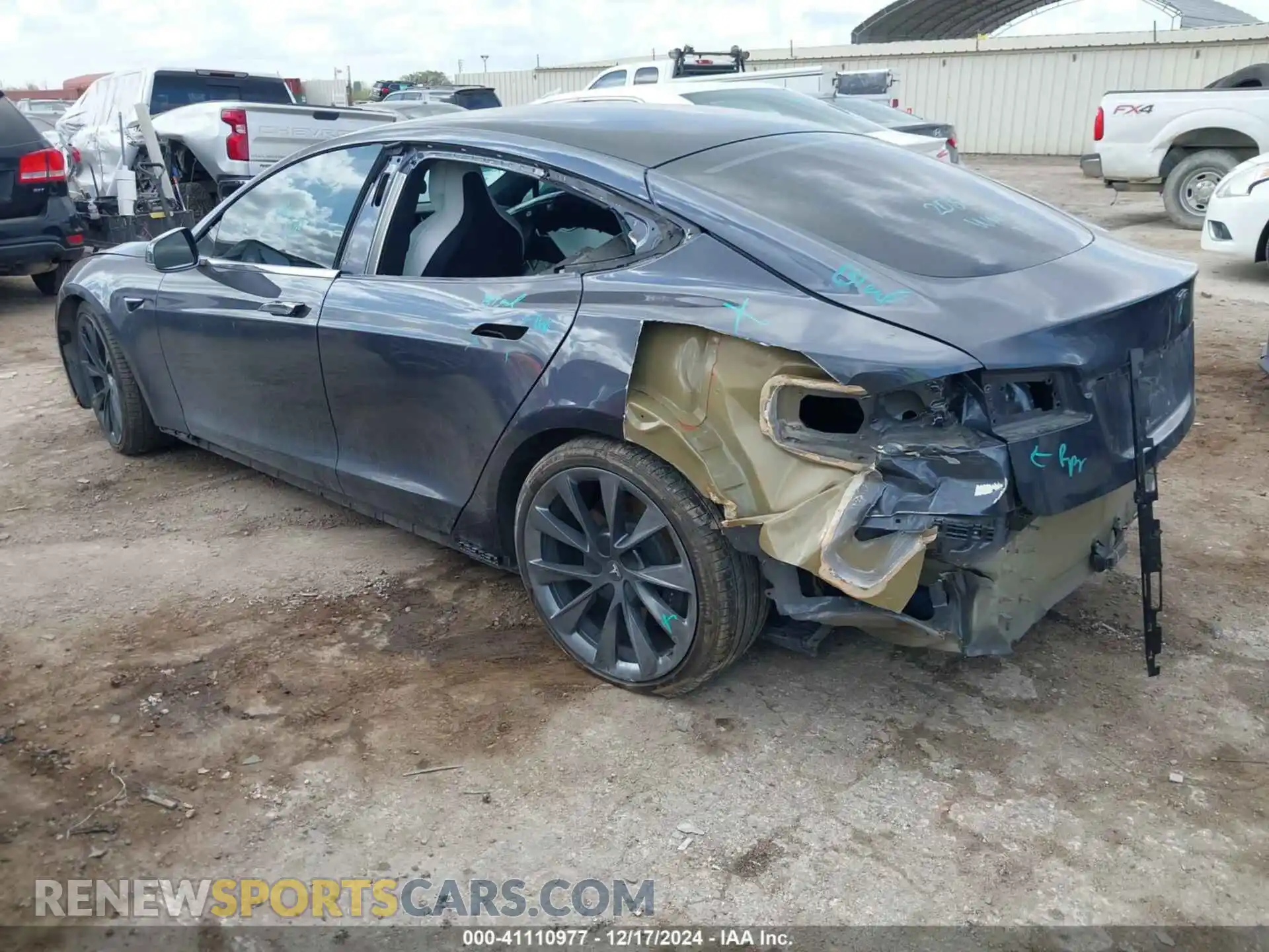 3 Photograph of a damaged car 5YJSA1E24LF350954 TESLA MODEL S 2020