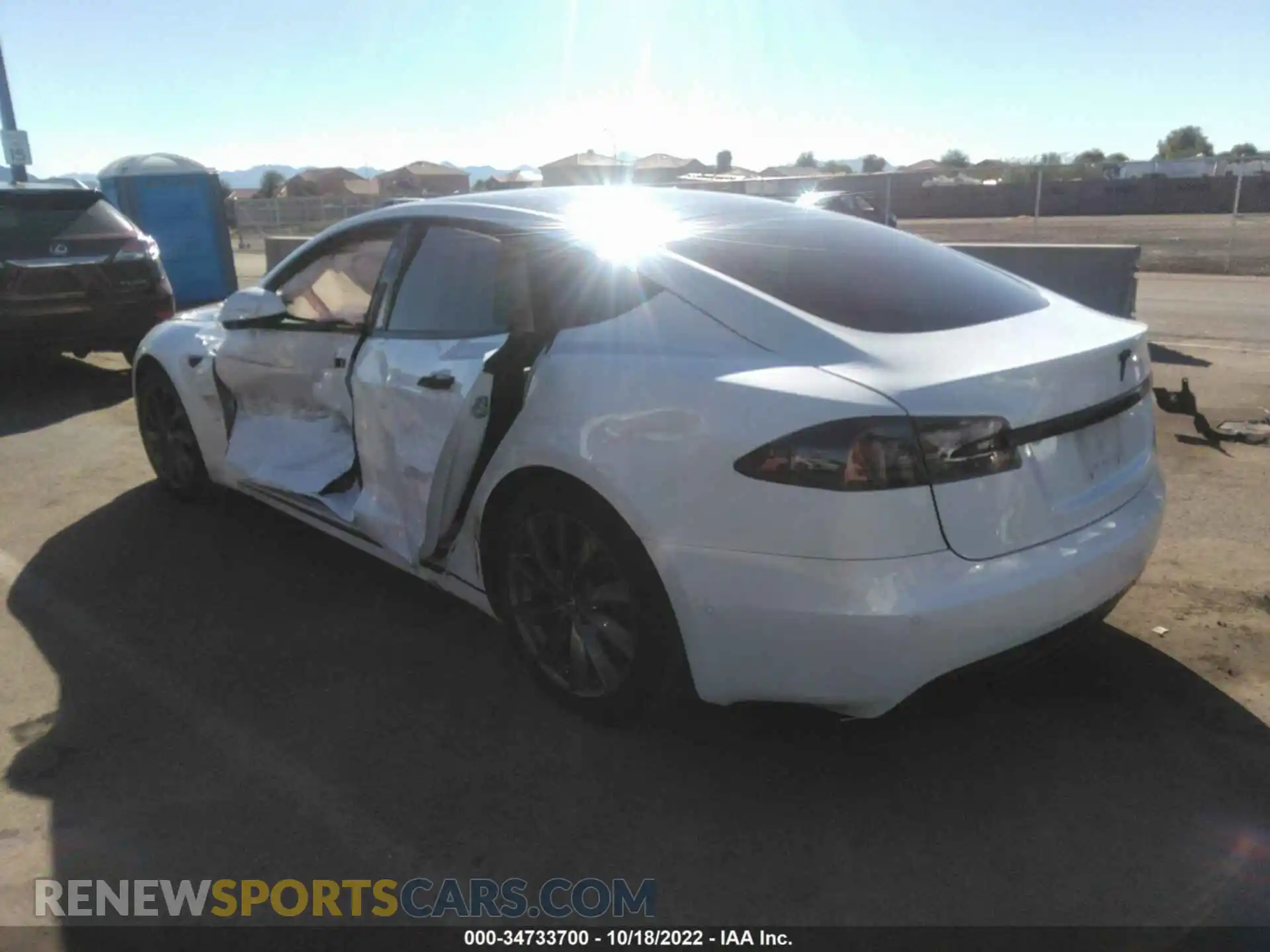 3 Photograph of a damaged car 5YJSA1E24LF402065 TESLA MODEL S 2020