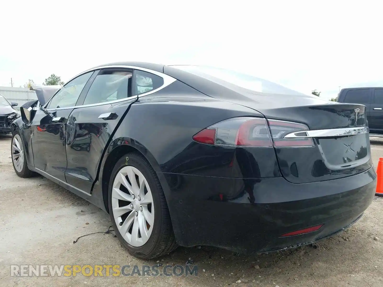 3 Photograph of a damaged car 5YJSA1E25LF358951 TESLA MODEL S 2020