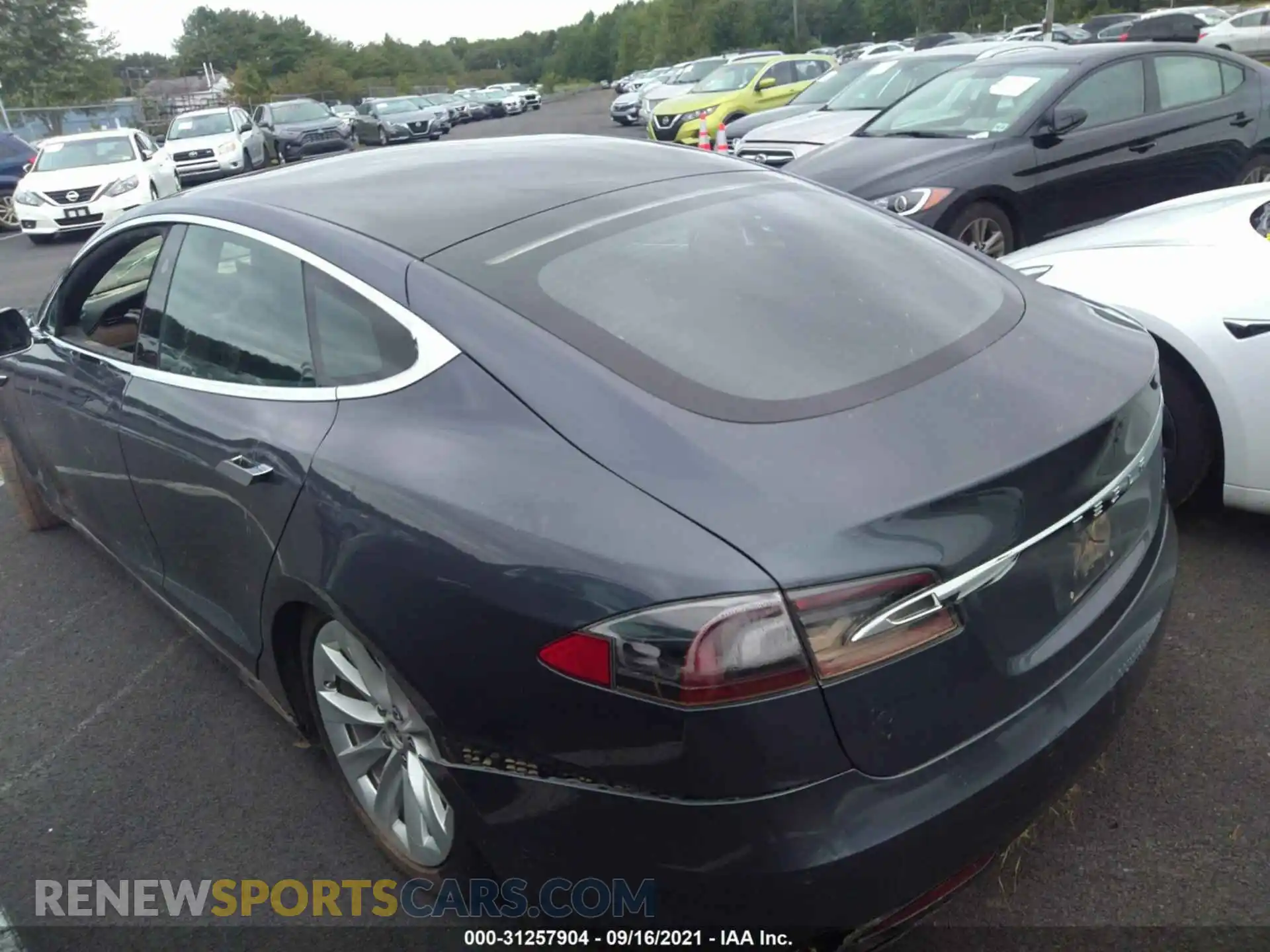 3 Photograph of a damaged car 5YJSA1E25LF359632 TESLA MODEL S 2020