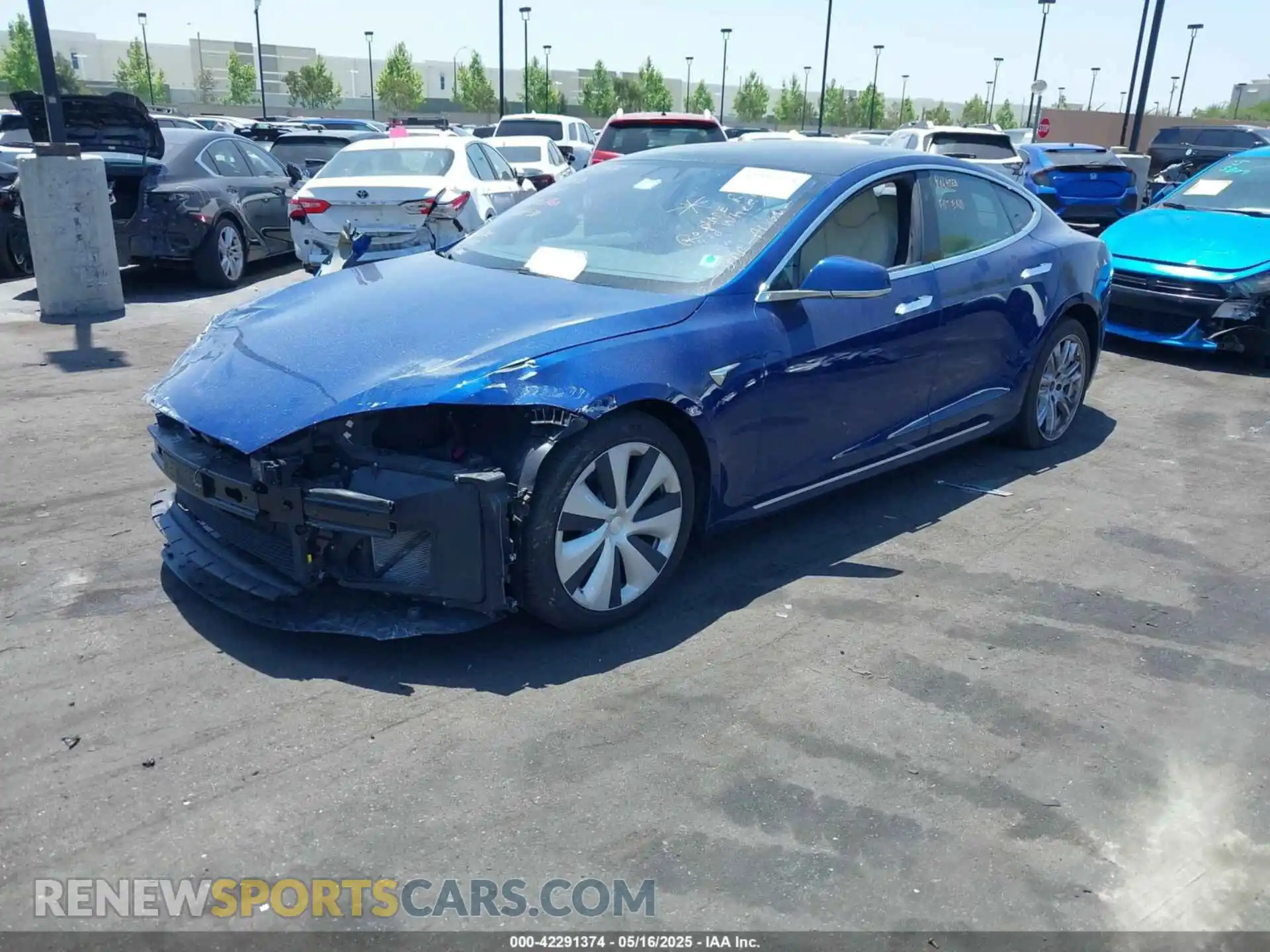 2 Photograph of a damaged car 5YJSA1E25LF396292 TESLA MODEL S 2020