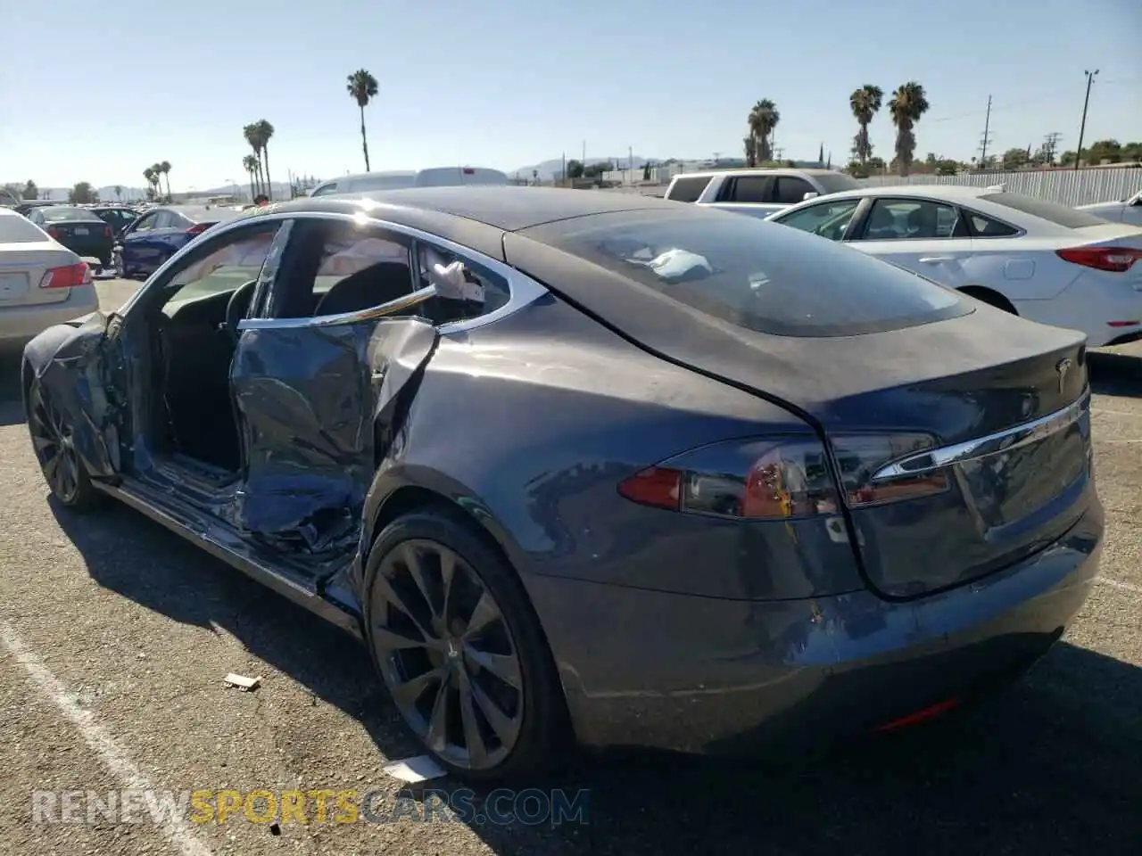 3 Photograph of a damaged car 5YJSA1E25LF402303 TESLA MODEL S 2020