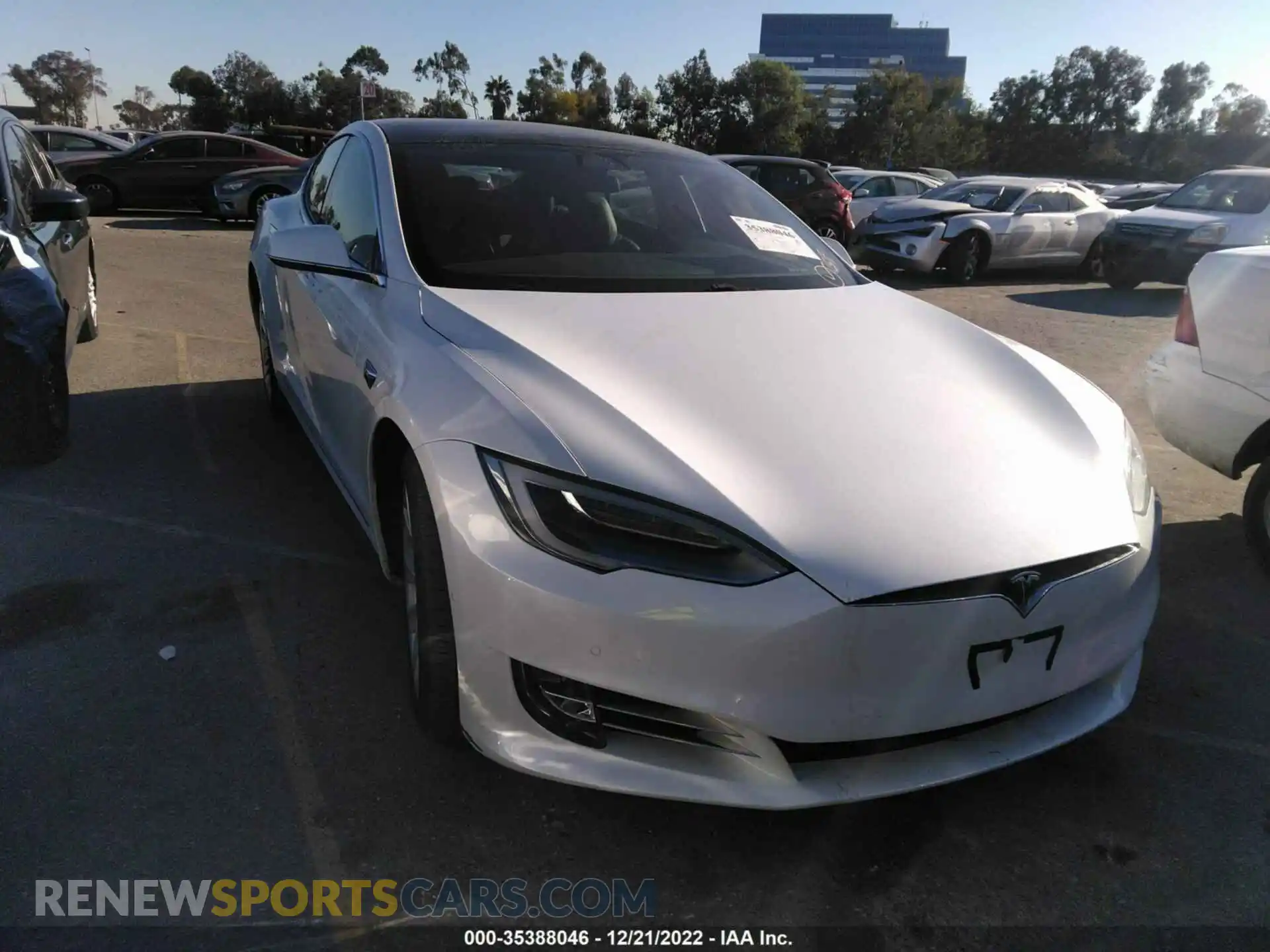1 Фотография поврежденного автомобиля 5YJSA1E28LF359446 TESLA MODEL S 2020