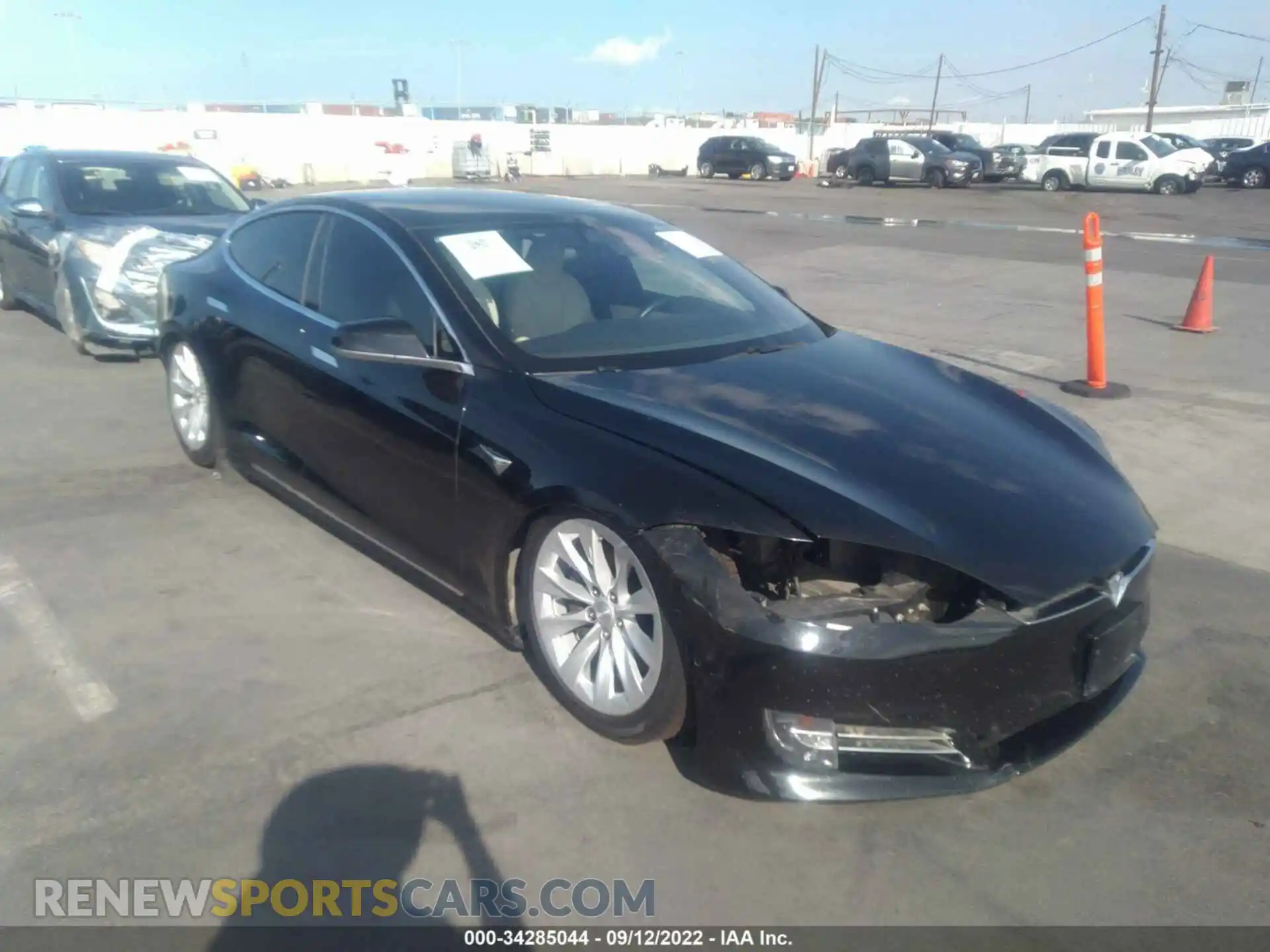 1 Photograph of a damaged car 5YJSA1E29LF363196 TESLA MODEL S 2020