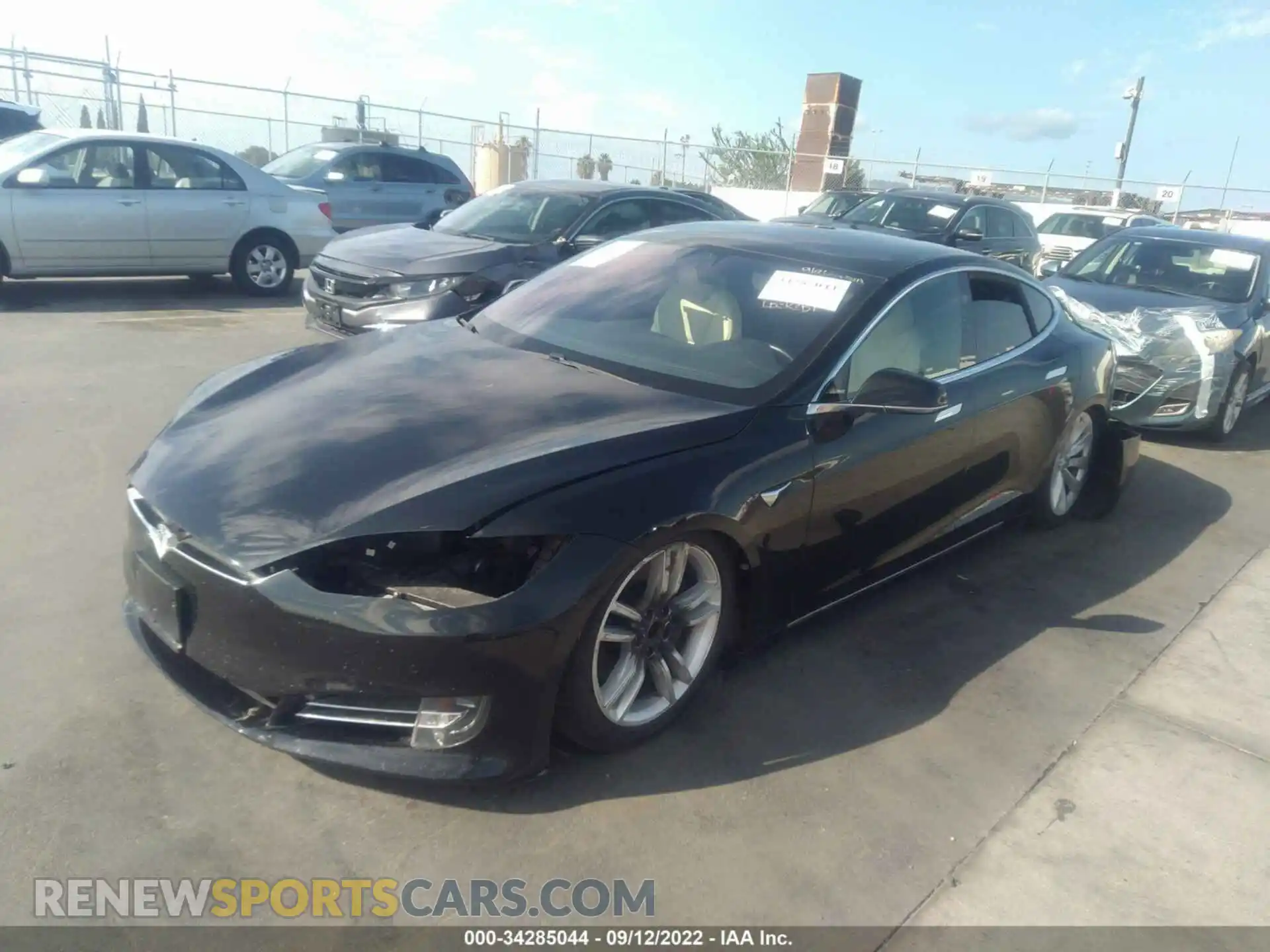 2 Photograph of a damaged car 5YJSA1E29LF363196 TESLA MODEL S 2020