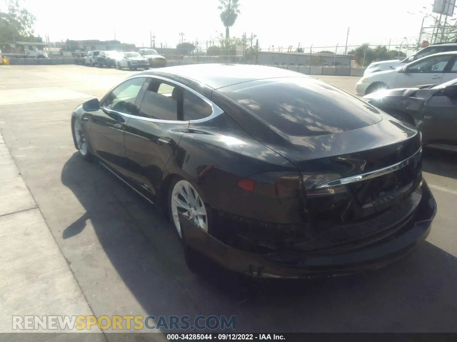 3 Photograph of a damaged car 5YJSA1E29LF363196 TESLA MODEL S 2020