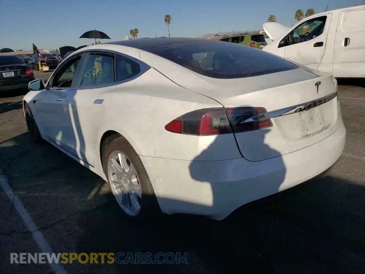 3 fotografías del automóvil dañado 5YJSA1E29LF391371 TESLA MODEL S 2020