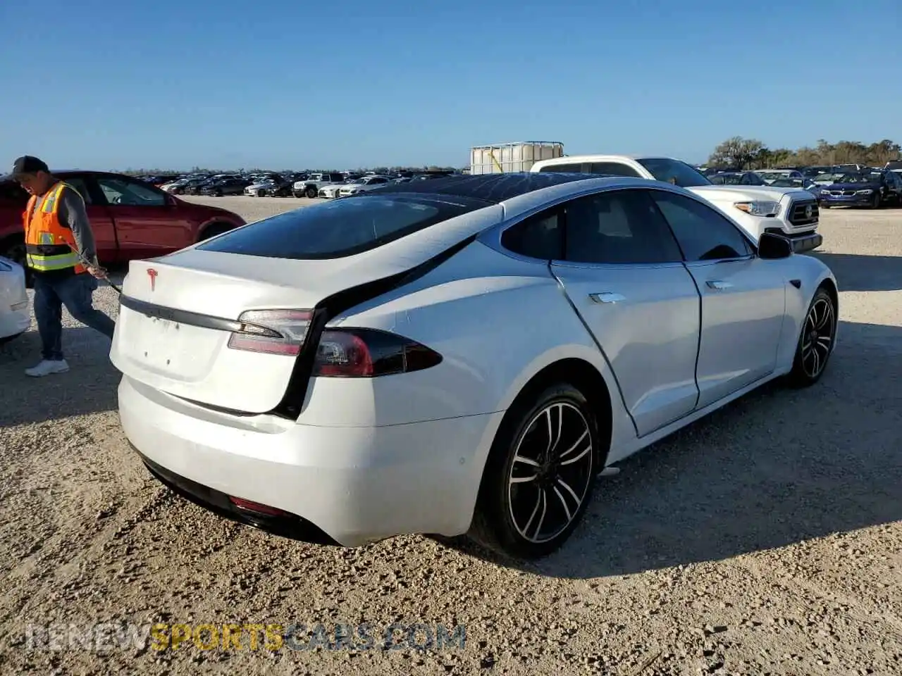 3 Photograph of a damaged car 5YJSA1E2XLF401275 TESLA MODEL S 2020