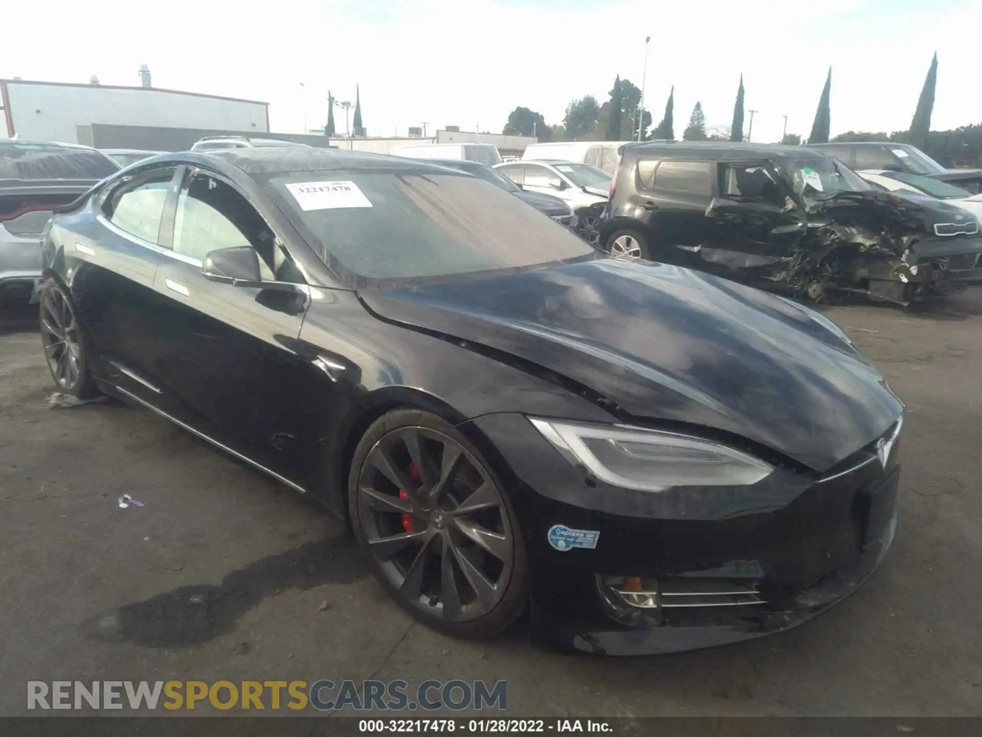 1 Photograph of a damaged car 5YJSA1E44LF416128 TESLA MODEL S 2020