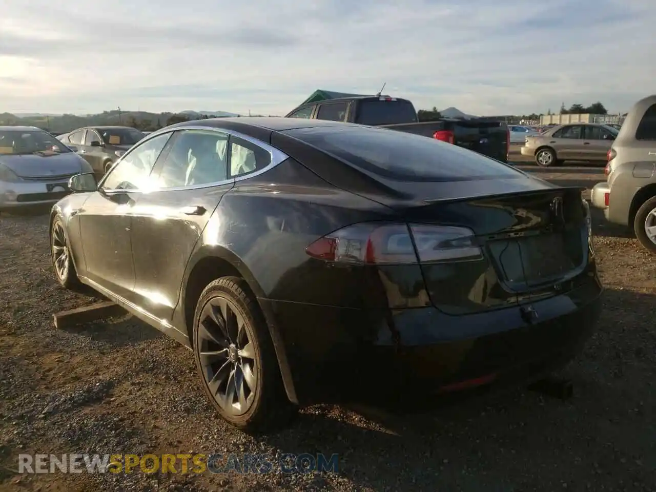 3 Photograph of a damaged car 5YJSA1E49LF358985 TESLA MODEL S 2020