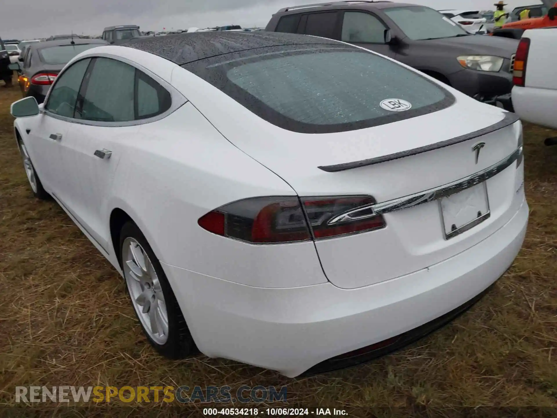 3 Photograph of a damaged car 5YJSA1E46MF425835 TESLA MODEL S 2021