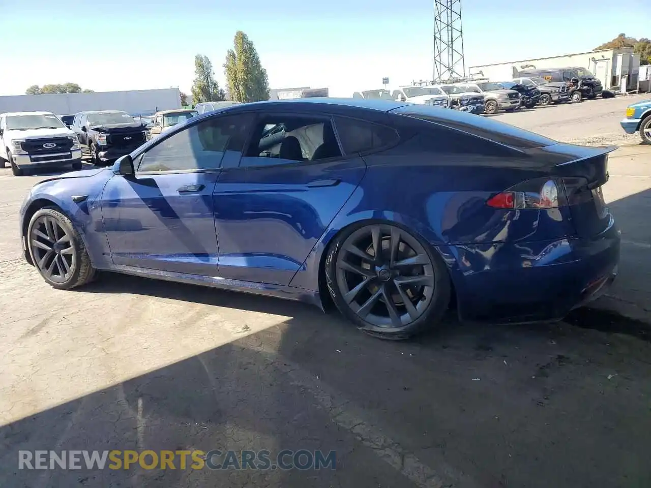 2 fotografías del automóvil dañado 5YJSA1E53MF428295 TESLA MODEL S 2021