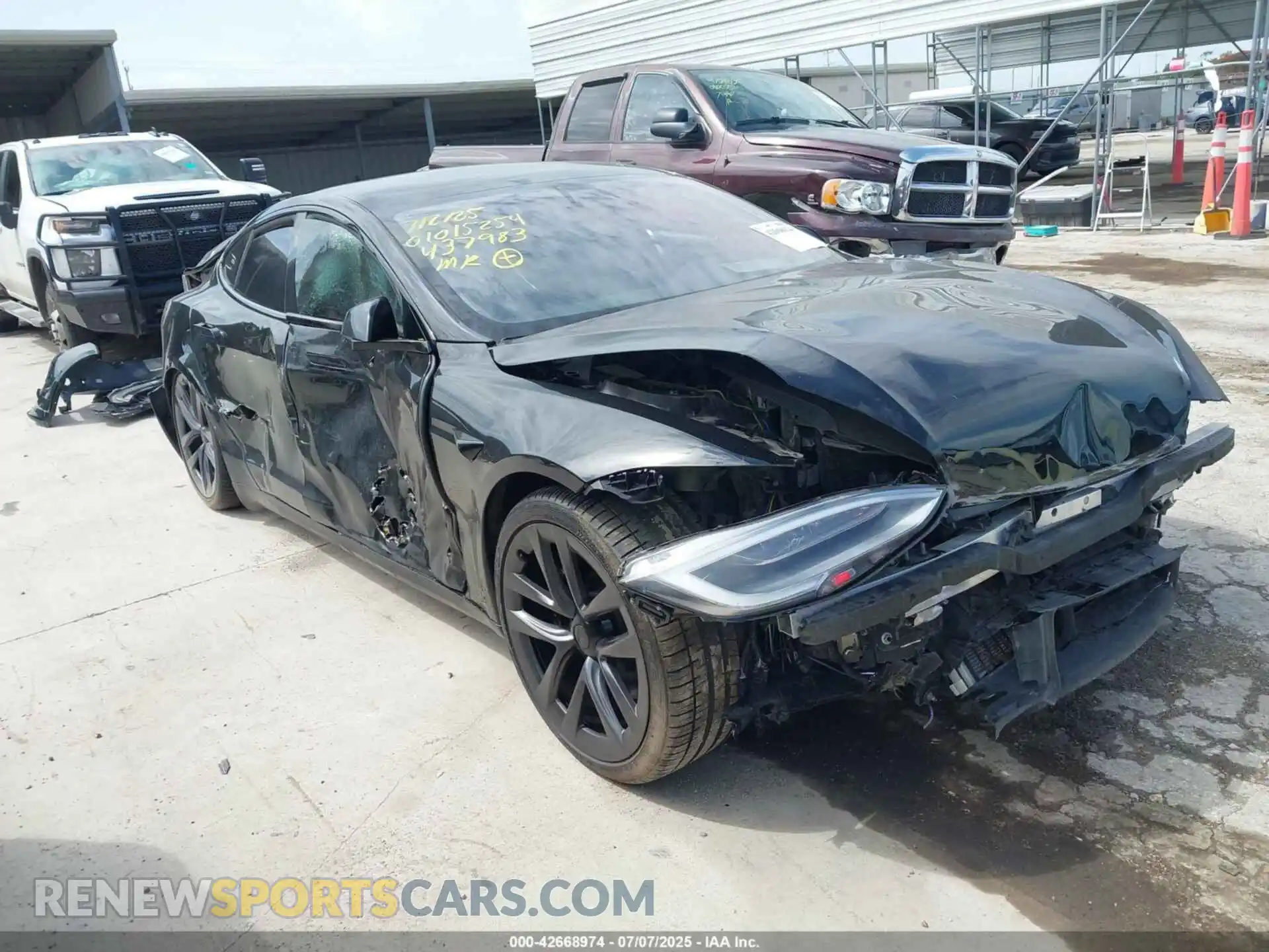 1 Фотография поврежденного автомобиля 5YJSA1E53MF437983 TESLA MODEL S 2021