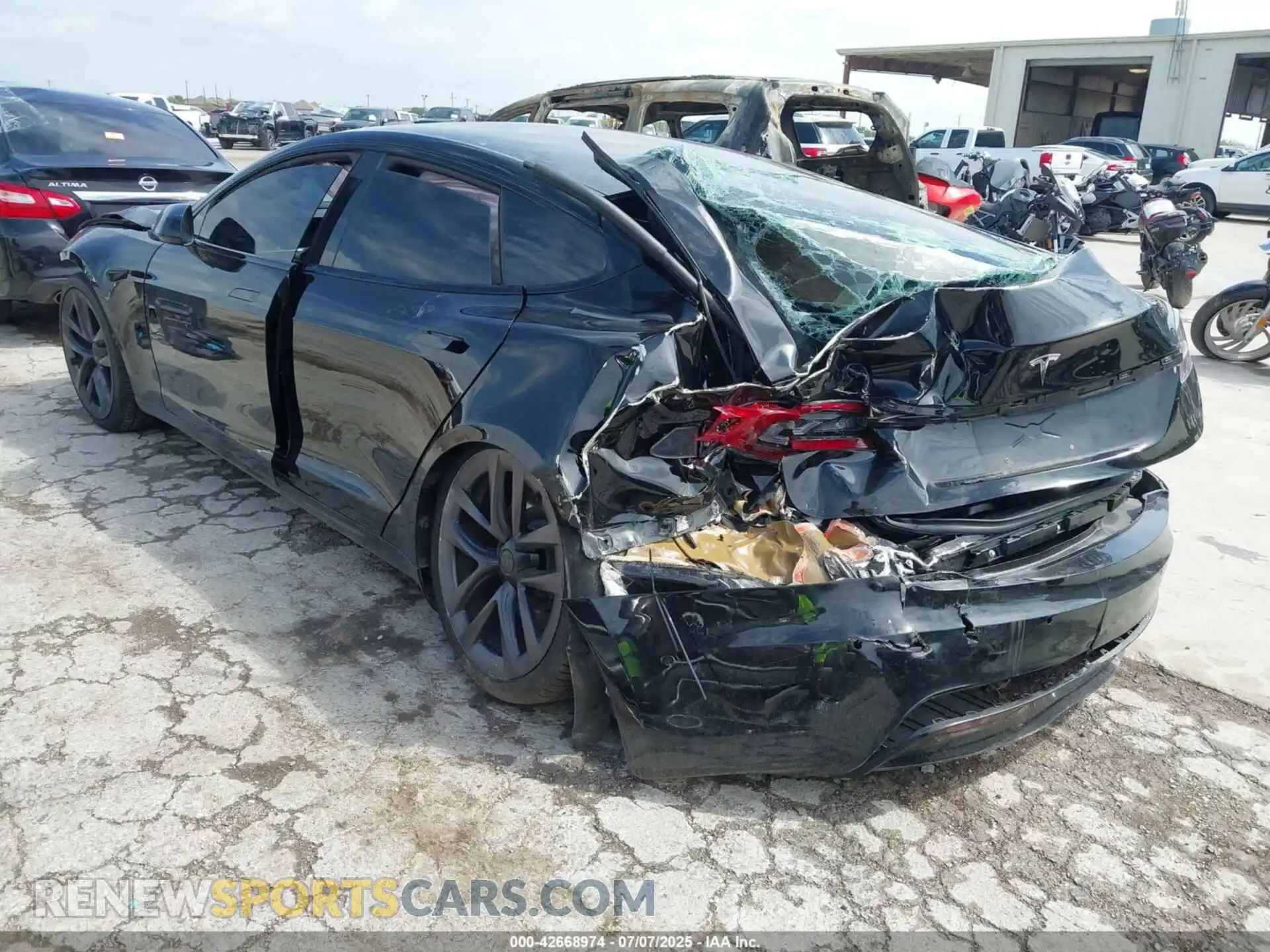 3 Фотография поврежденного автомобиля 5YJSA1E53MF437983 TESLA MODEL S 2021