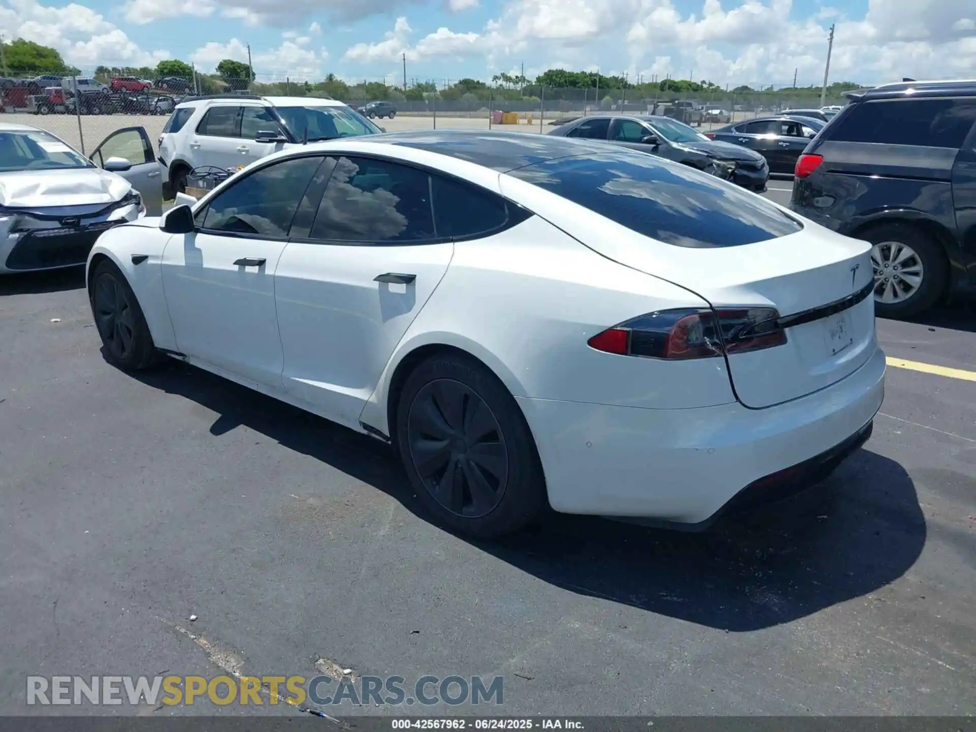 3 Photograph of a damaged car 5YJSA1E56MF439159 TESLA MODEL S 2021