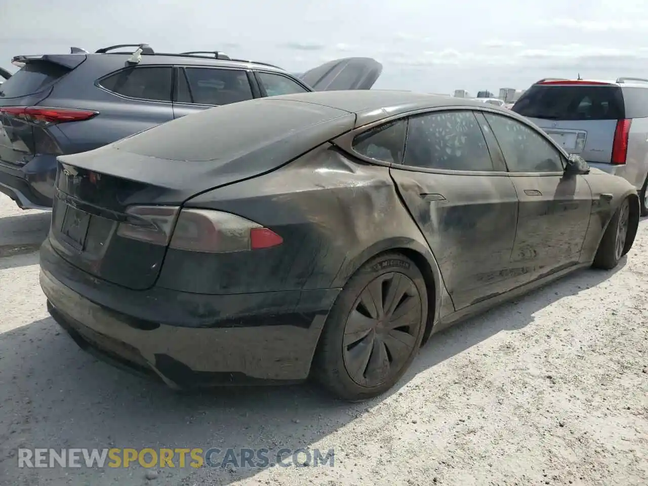 3 Photograph of a damaged car 5YJSA1E57MF454429 TESLA MODEL S 2021