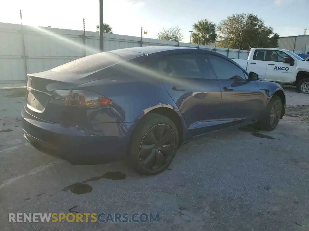 3 Photograph of a damaged car 5YJSA1E59MF439799 TESLA MODEL S 2021