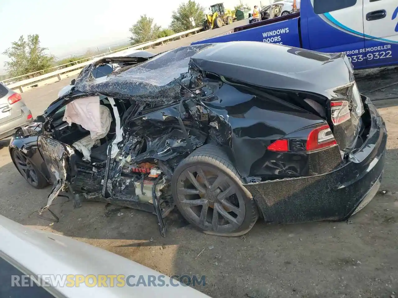 2 Photograph of a damaged car 5YJSA1E61MF431821 TESLA MODEL S 2021
