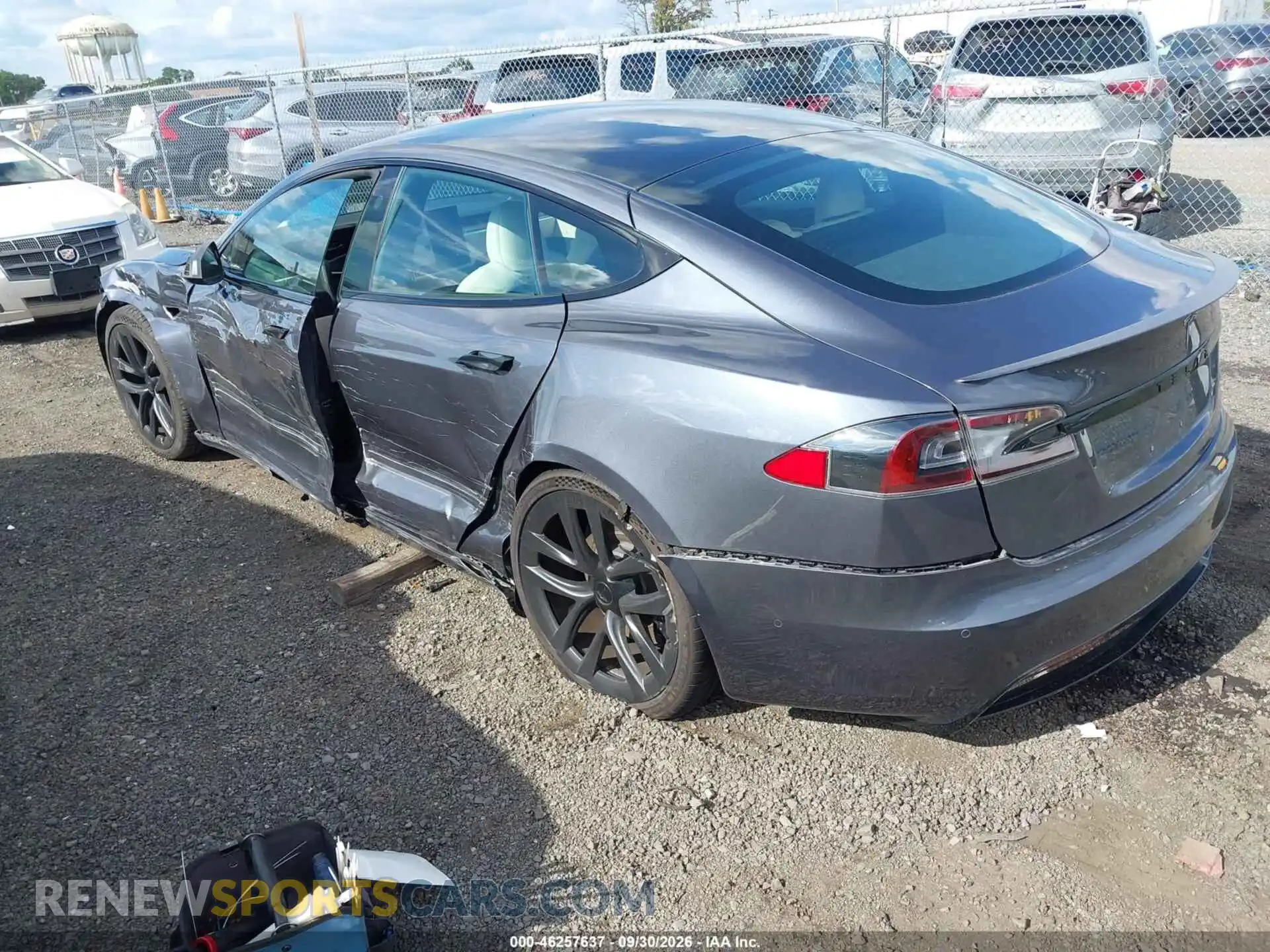 3 fotografías del automóvil dañado 5YJSA1E61MF439059 TESLA MODEL S 2021