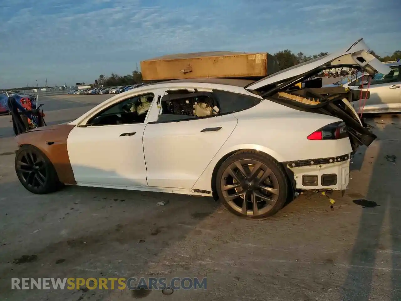 2 Photograph of a damaged car 5YJSA1E62MF434808 TESLA MODEL S 2021