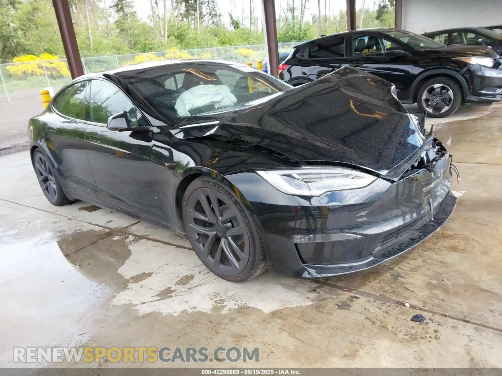 1 Photograph of a damaged car 5YJSA1E66MF434066 TESLA MODEL S 2021